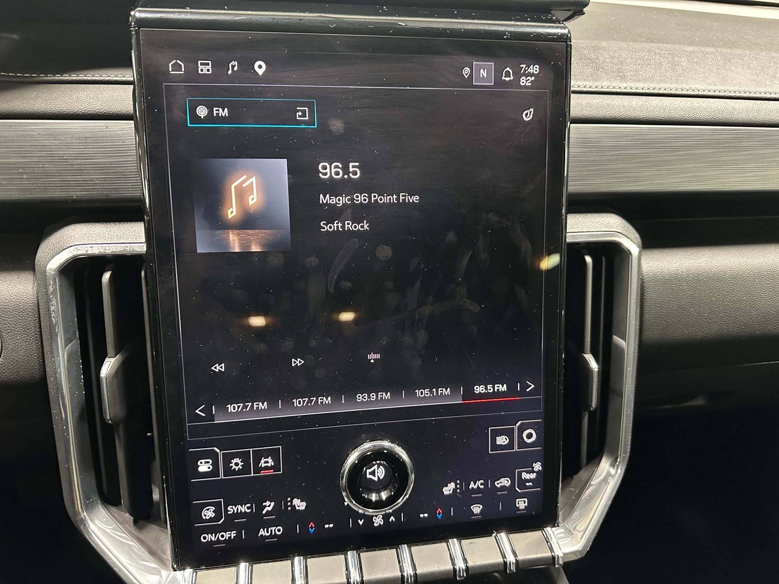 Thumbnail: 2025 GMC Acadia - 4