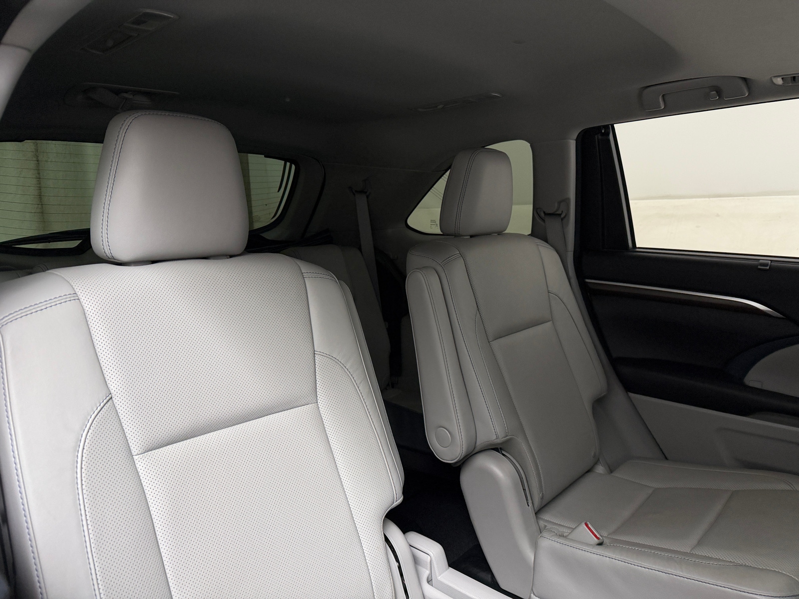 Thumbnail: 2016 Toyota Highlander - 5