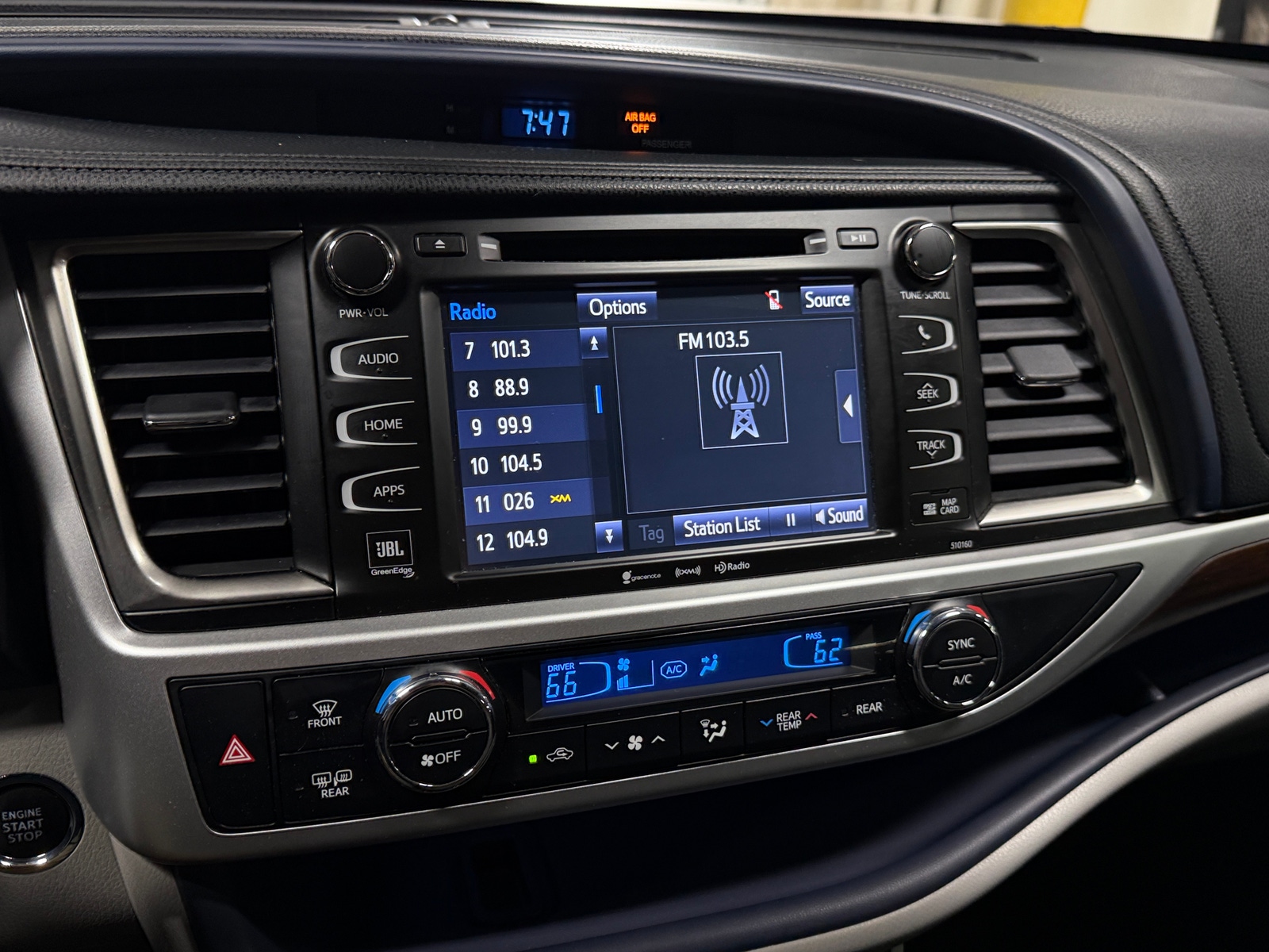 Thumbnail: 2016 Toyota Highlander - 3