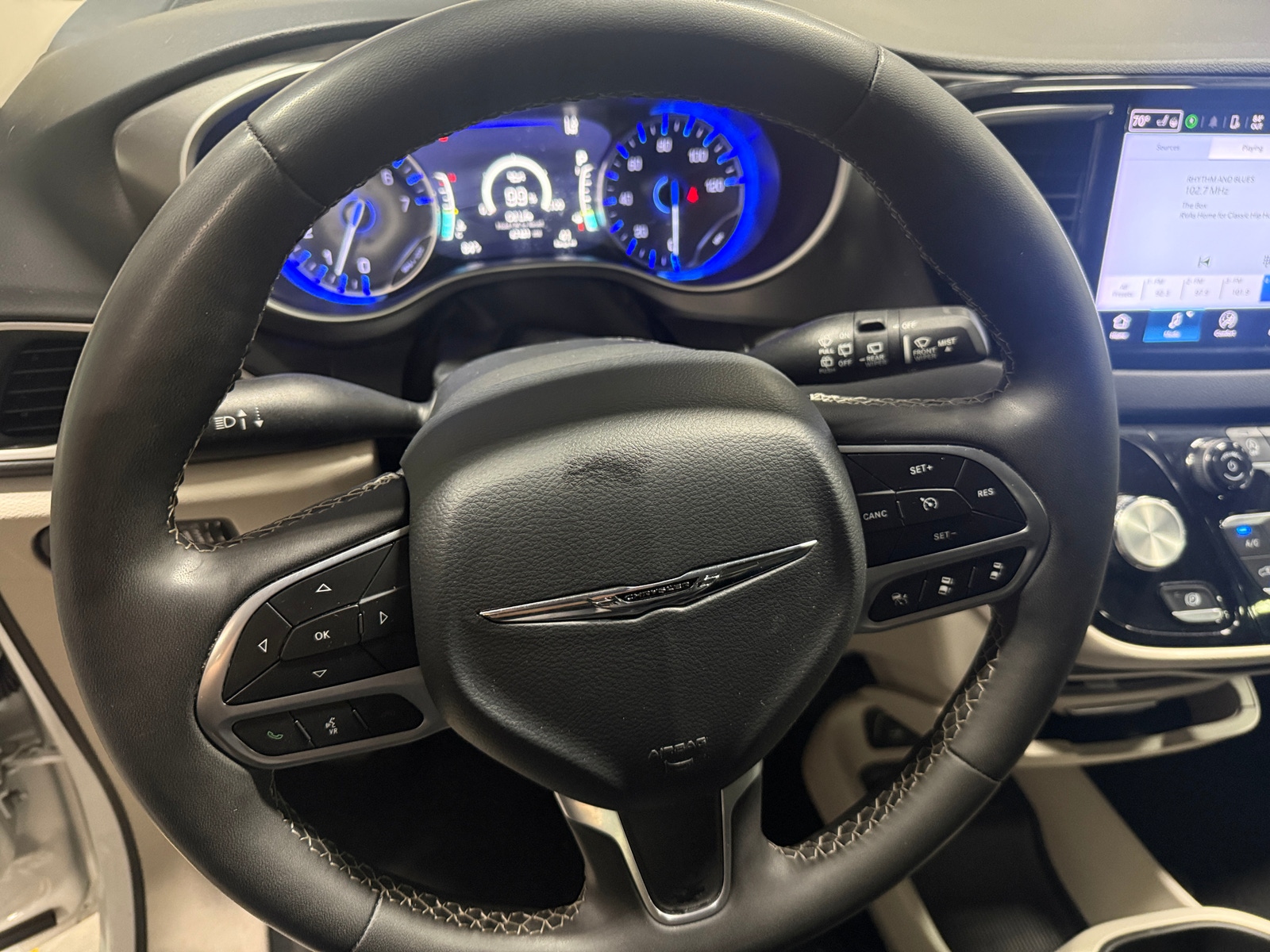 Thumbnail: 2024 Chrysler Pacifica - 4