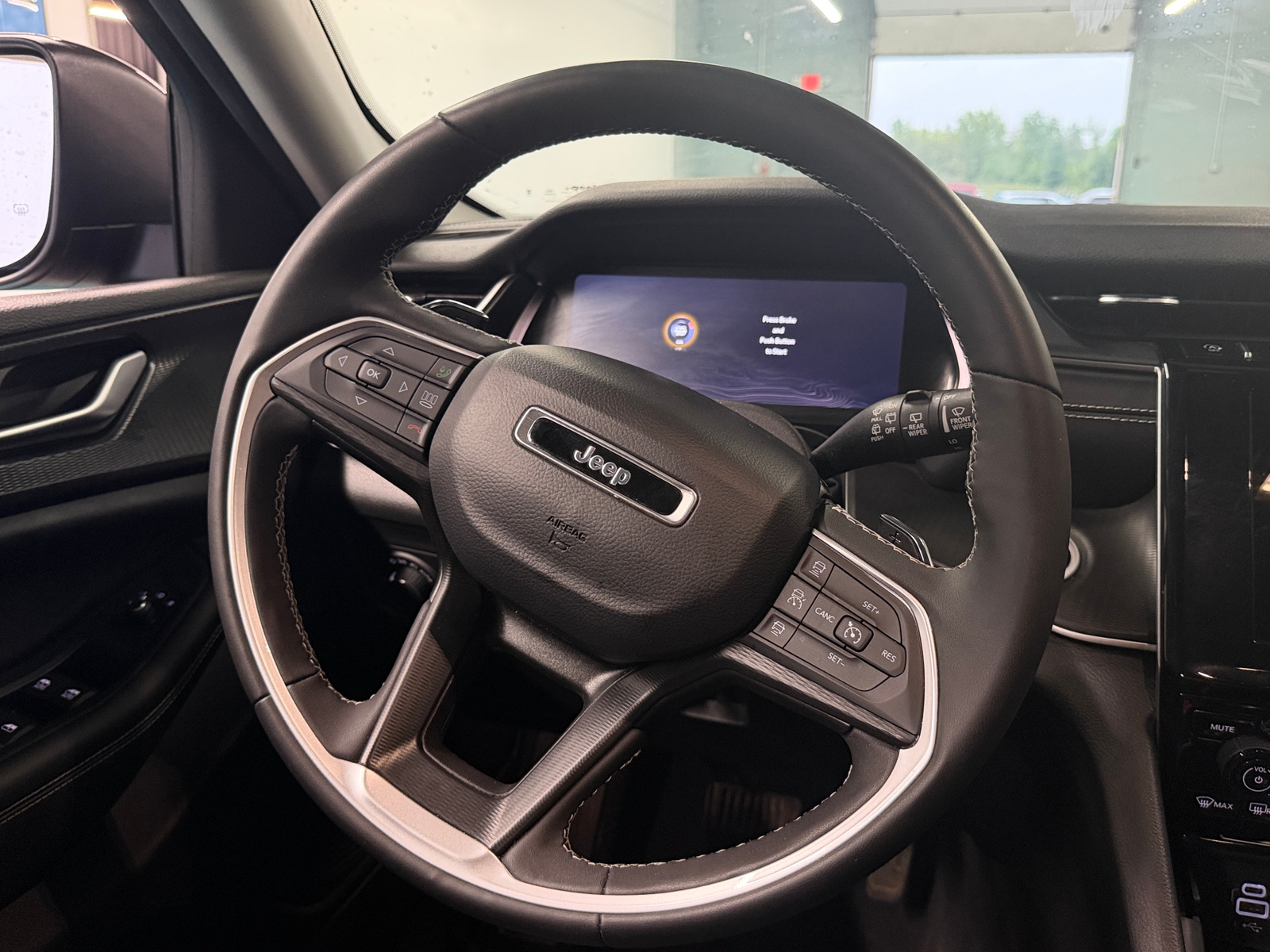 Thumbnail: 2023 Jeep Grand Cherokee - 5