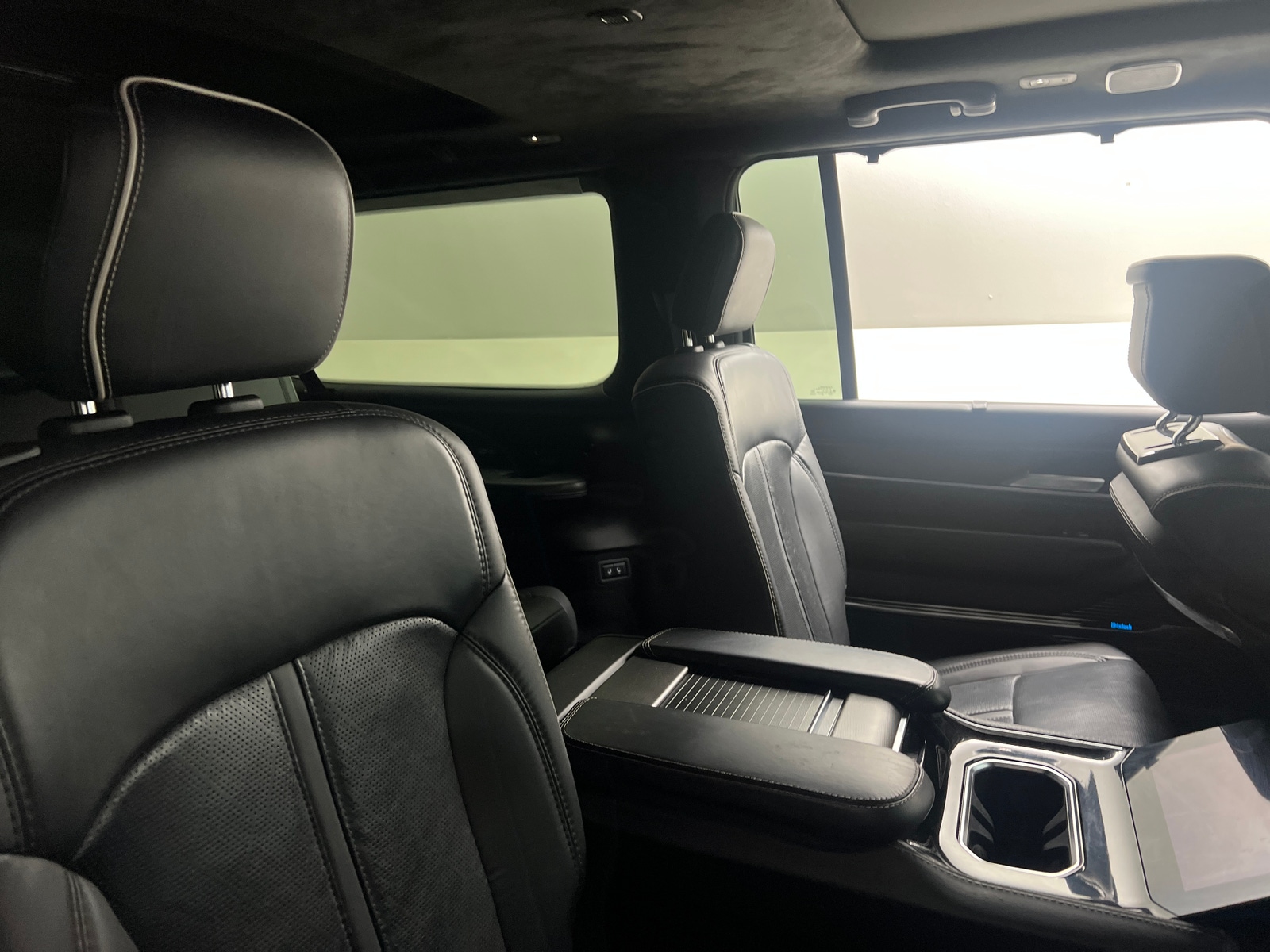 Thumbnail: 2024 Jeep Grand Wagoneer L - 5