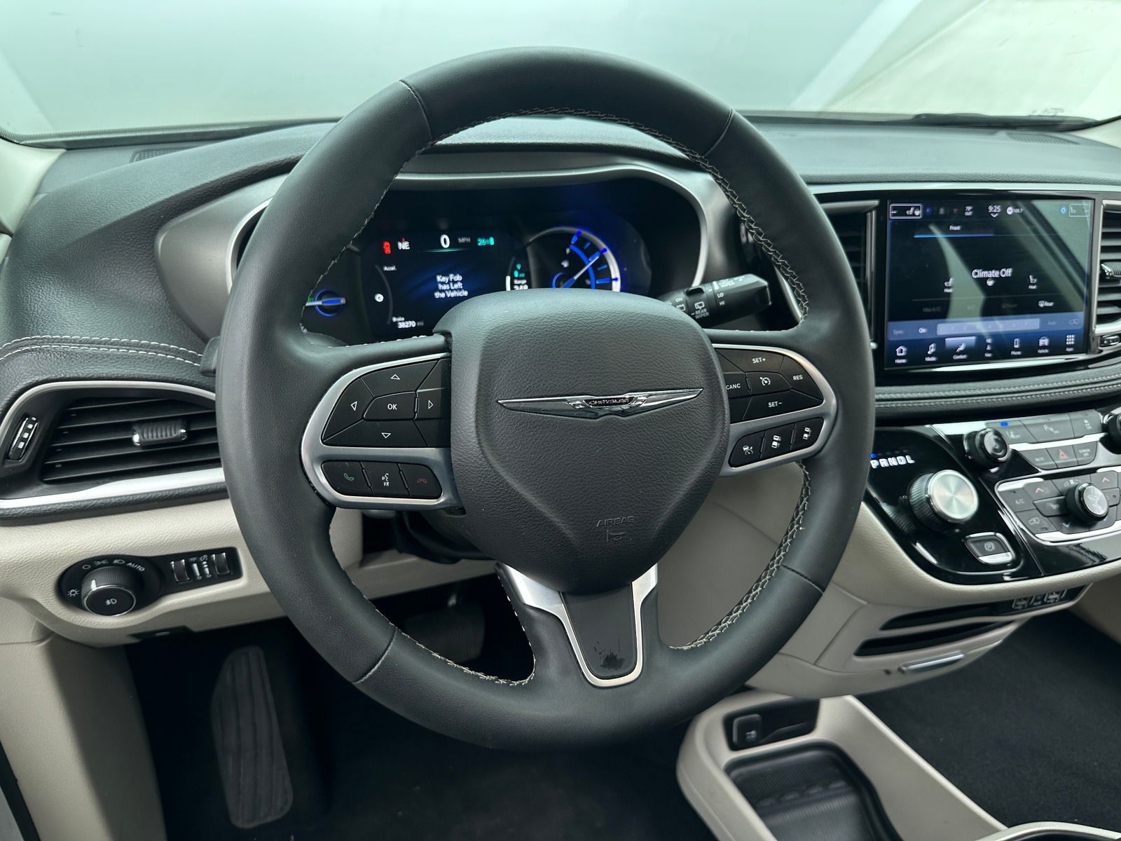 Thumbnail: 2024 Chrysler Pacifica - 4