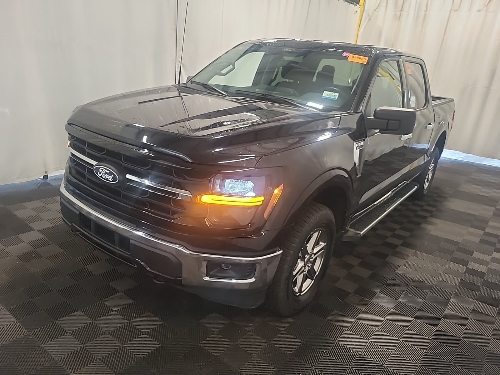 2025 Ford F-150 XLT 4WD Supercrew 5.5' Box