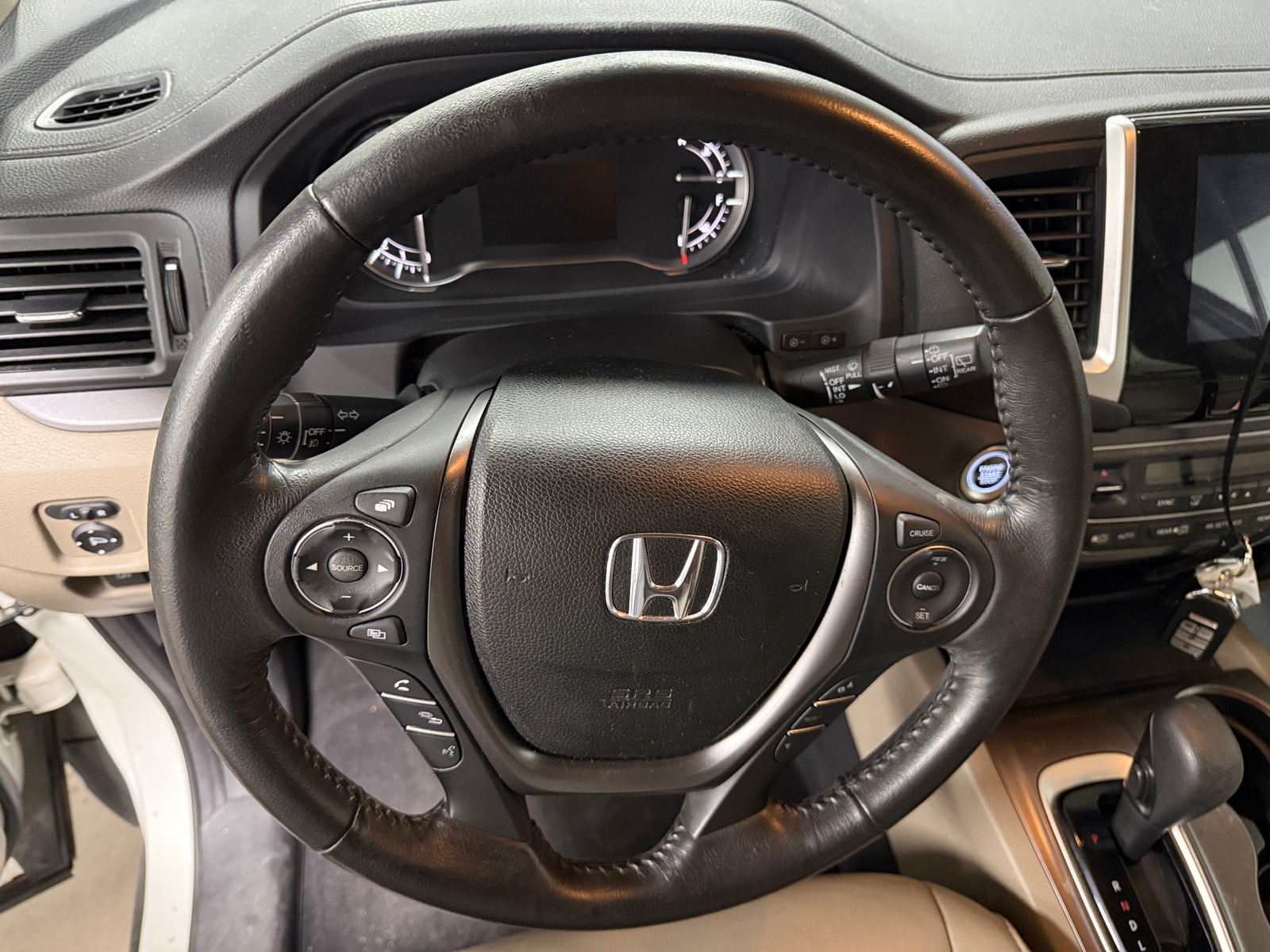 Thumbnail: 2017 Honda Pilot - 4