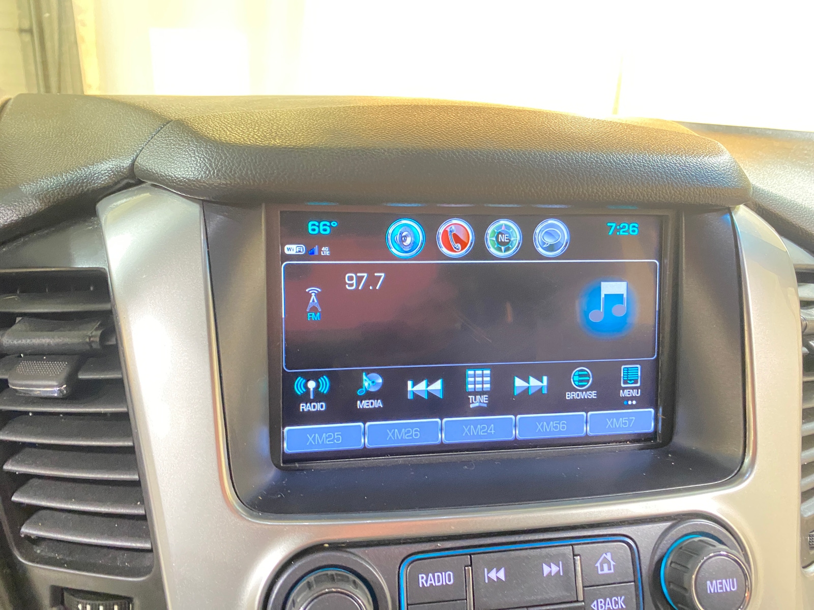 Thumbnail: 2019 Chevrolet Suburban - 3