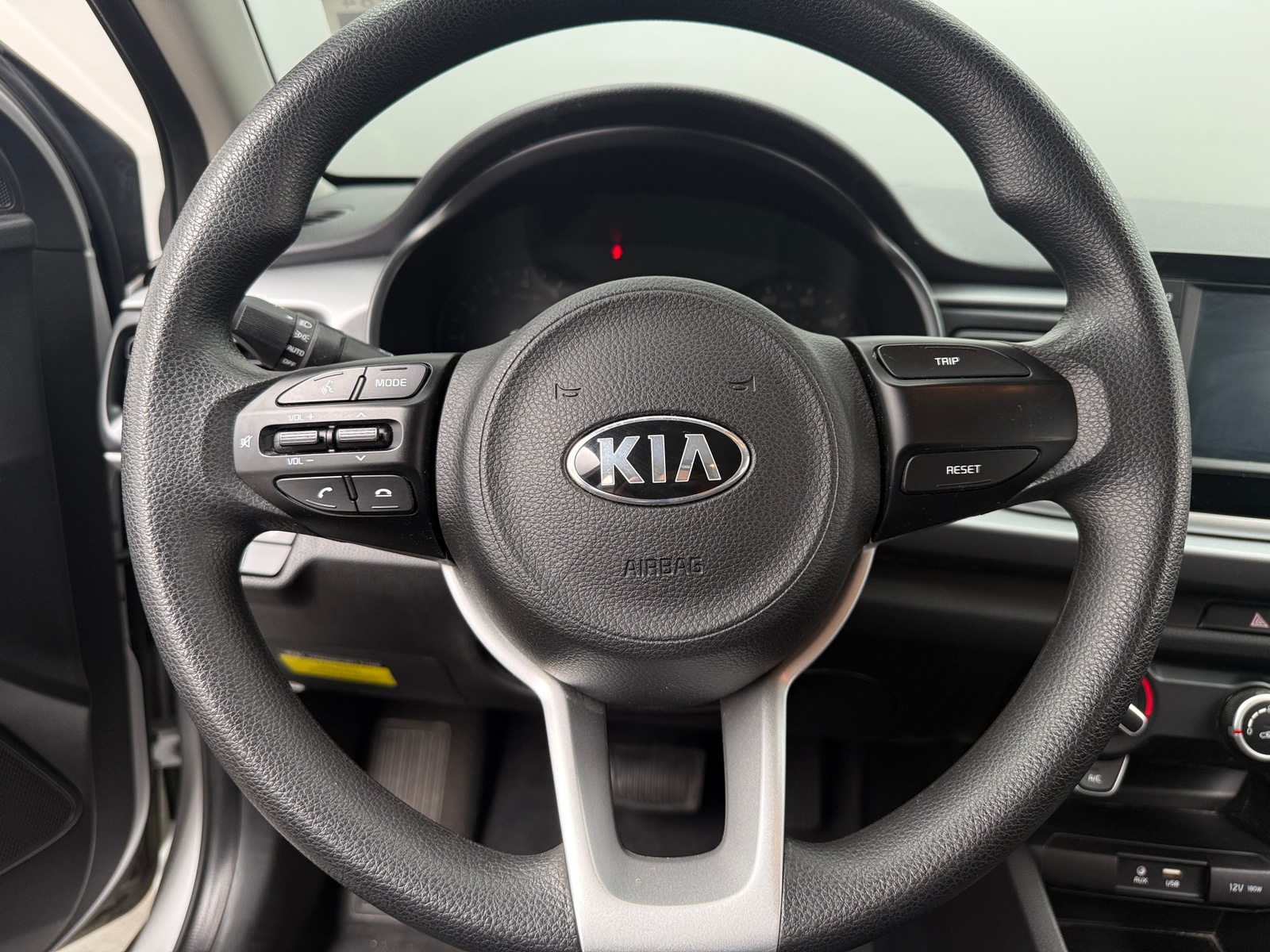 Thumbnail: 2020 Kia Rio - 5