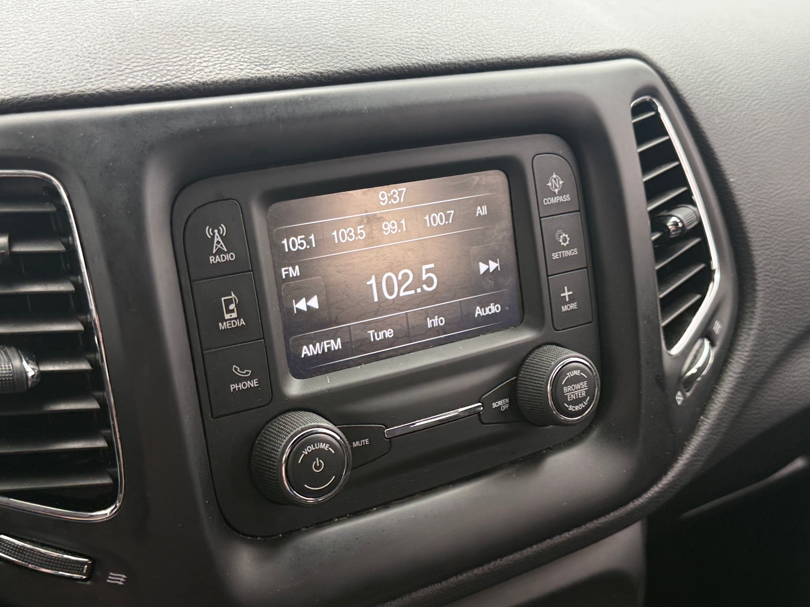 Thumbnail: 2018 Jeep Compass - 4
