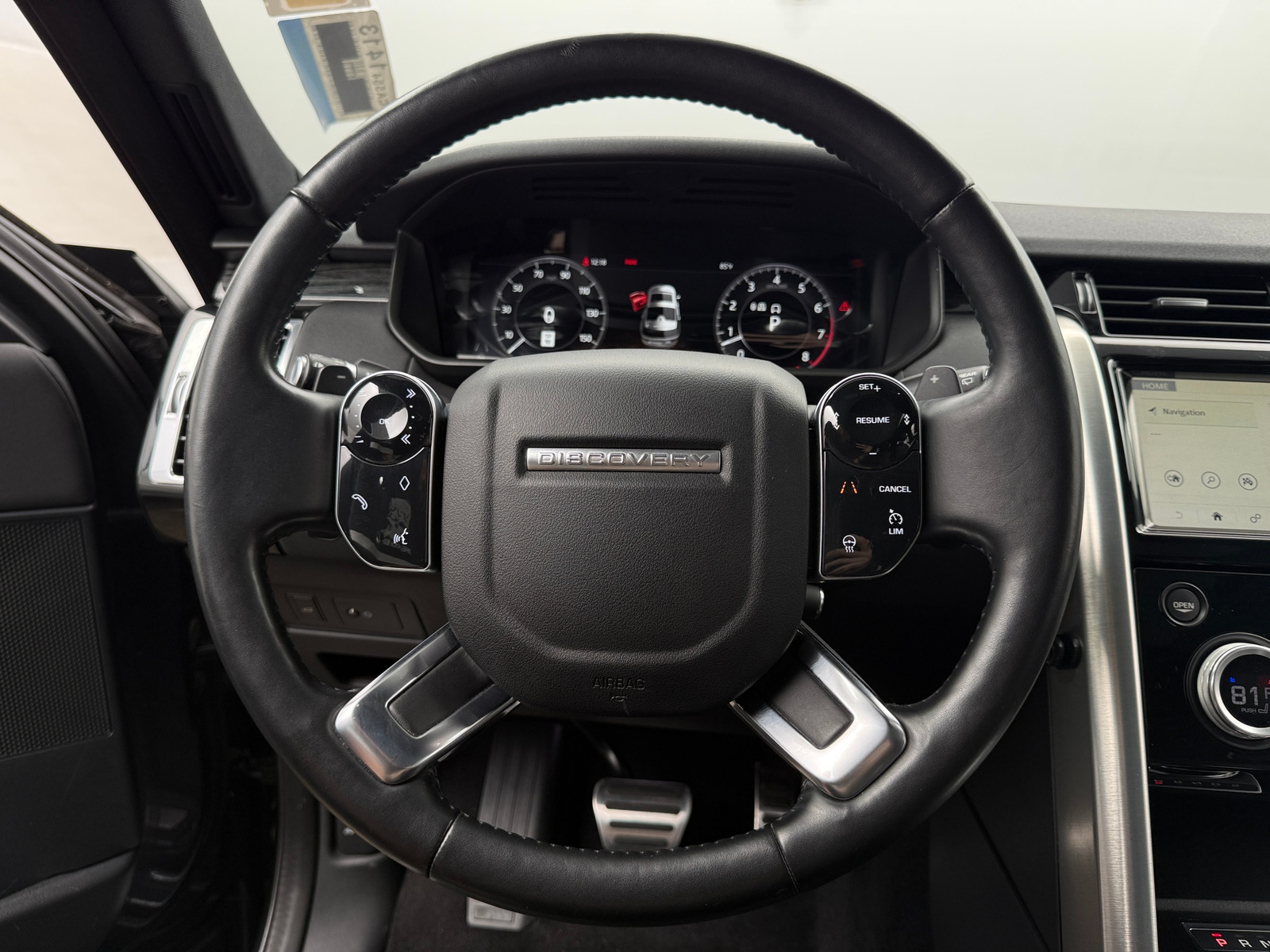 Thumbnail: 2019 Land Rover Discovery - 4