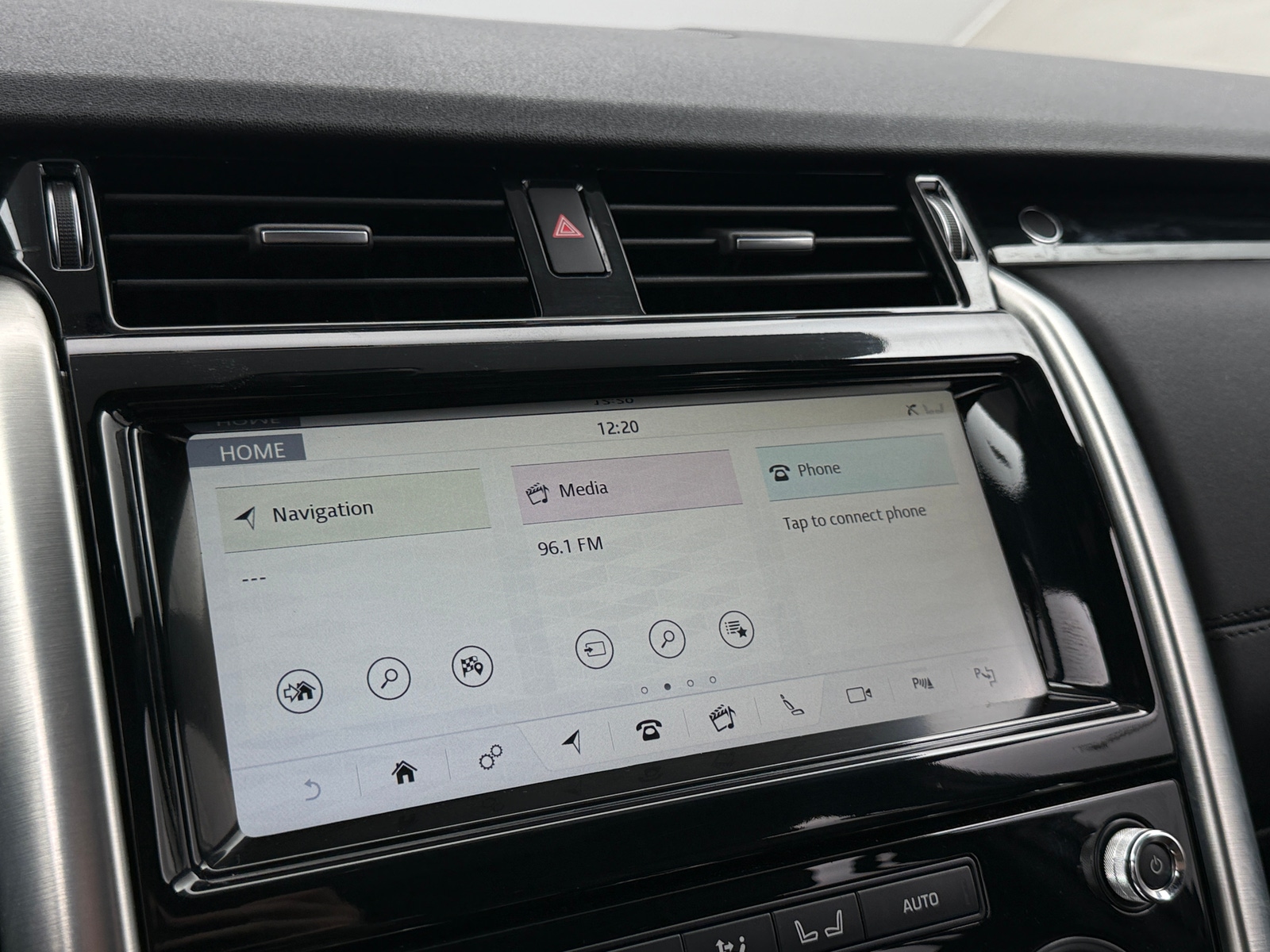 Thumbnail: 2019 Land Rover Discovery - 3