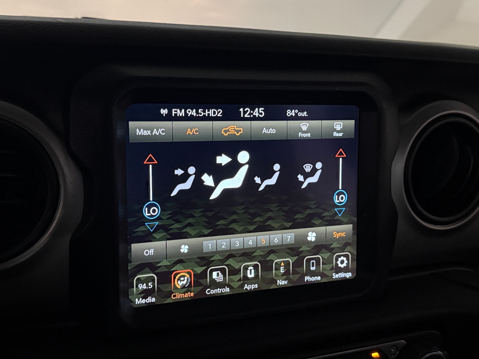 Thumbnail: 2021 Jeep Gladiator - 4