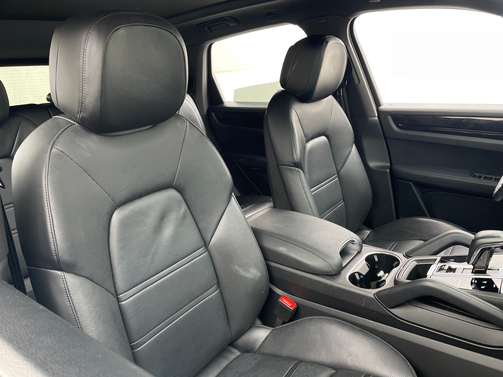 Thumbnail: 2021 Porsche Cayenne - 2
