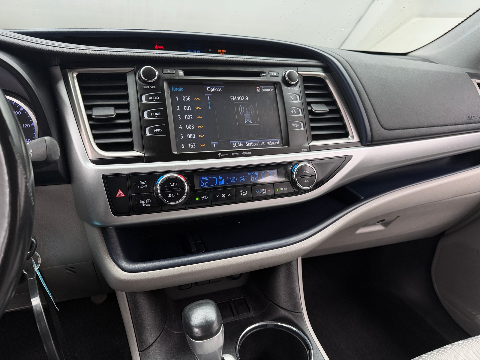 Thumbnail: 2019 Toyota Highlander - 4