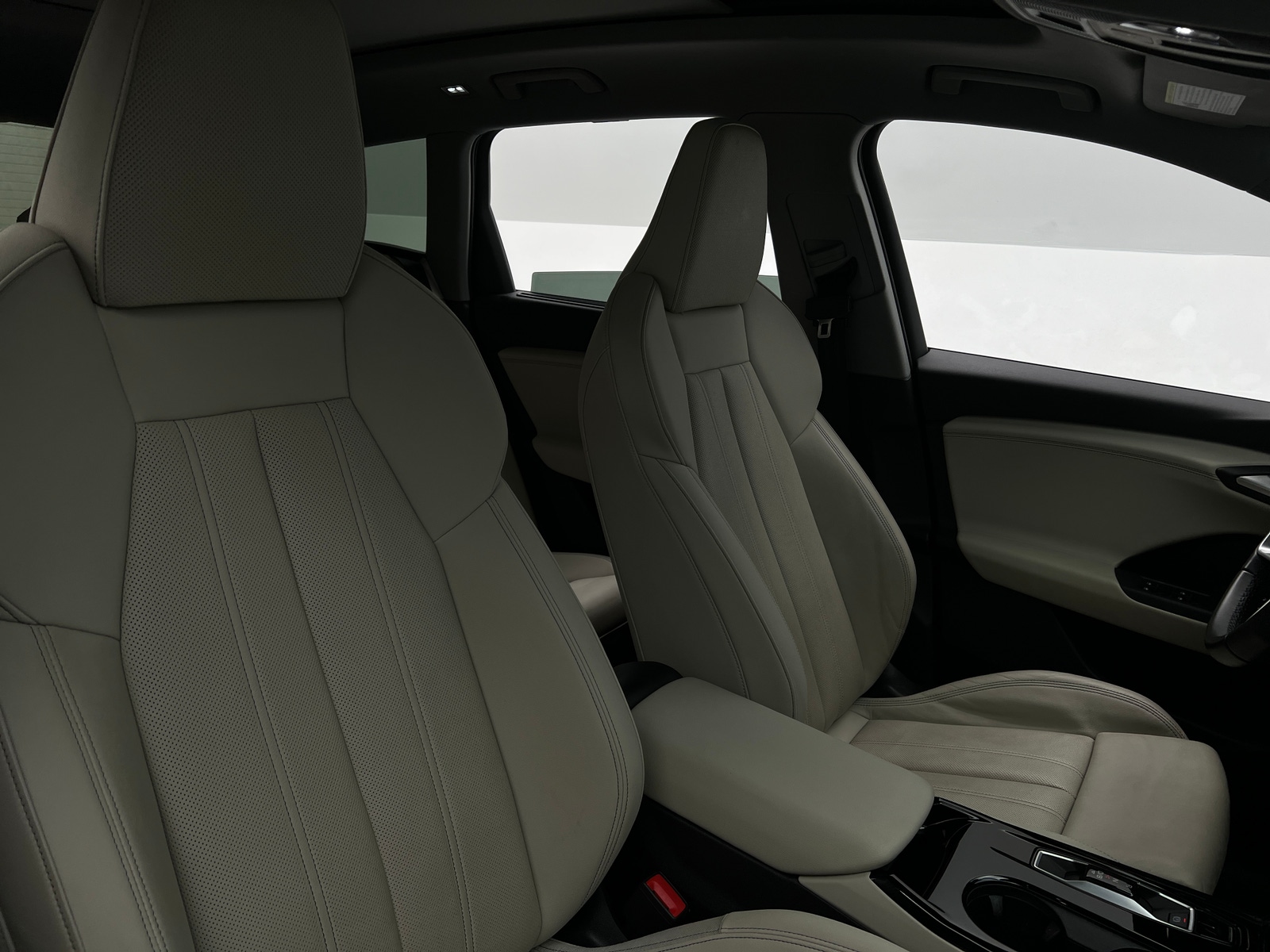 Thumbnail: 2025 Audi Q6 e-tron - 2