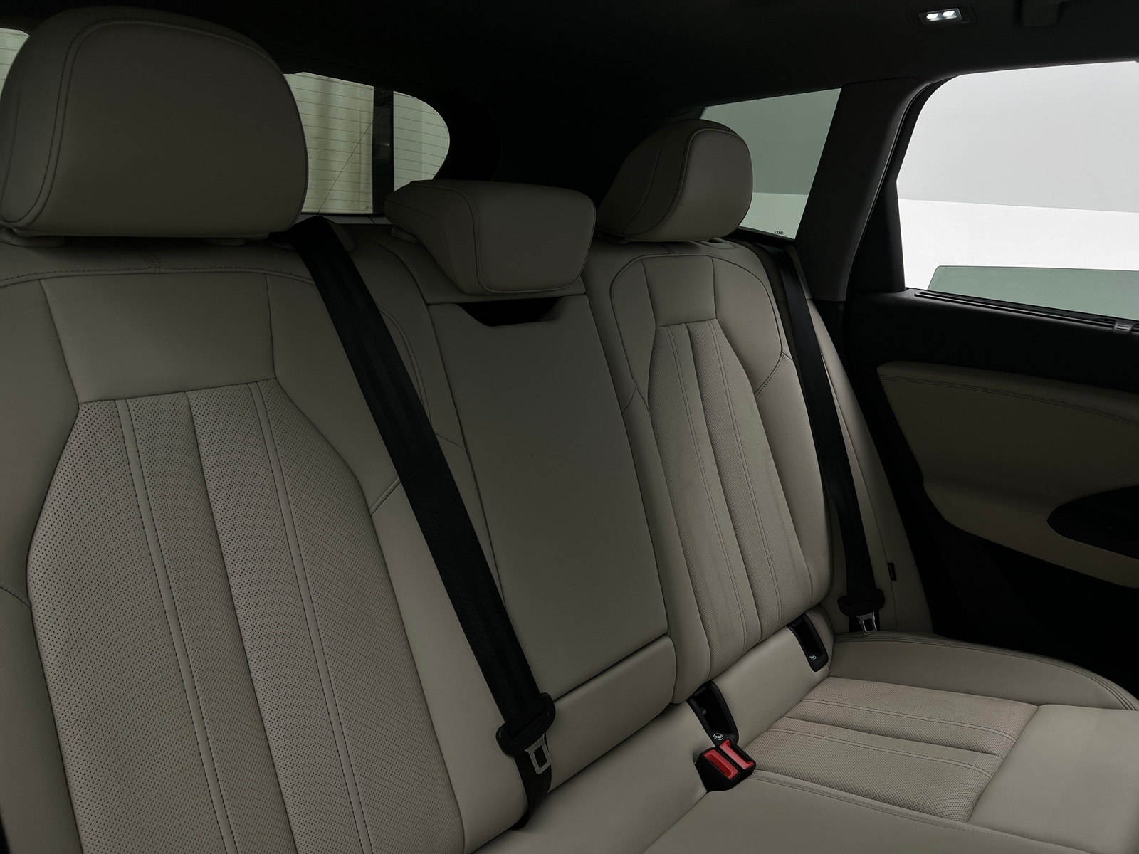 Thumbnail: 2025 Audi Q6 e-tron - 6
