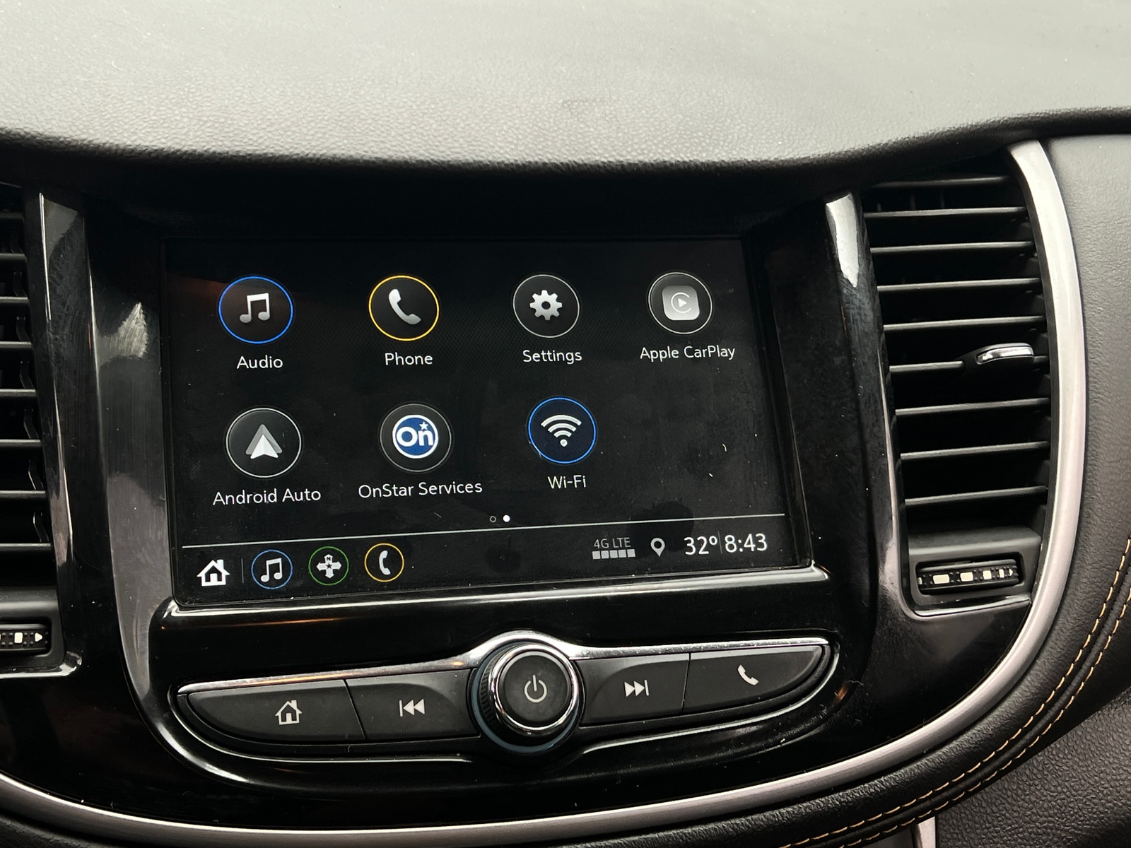 Thumbnail: 2019 Chevrolet Trax - 3