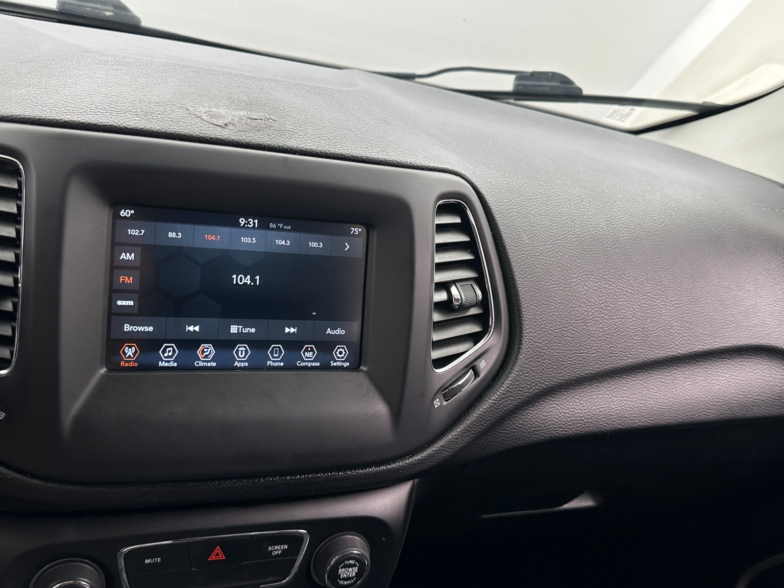 Thumbnail: 2021 Jeep Compass - 4