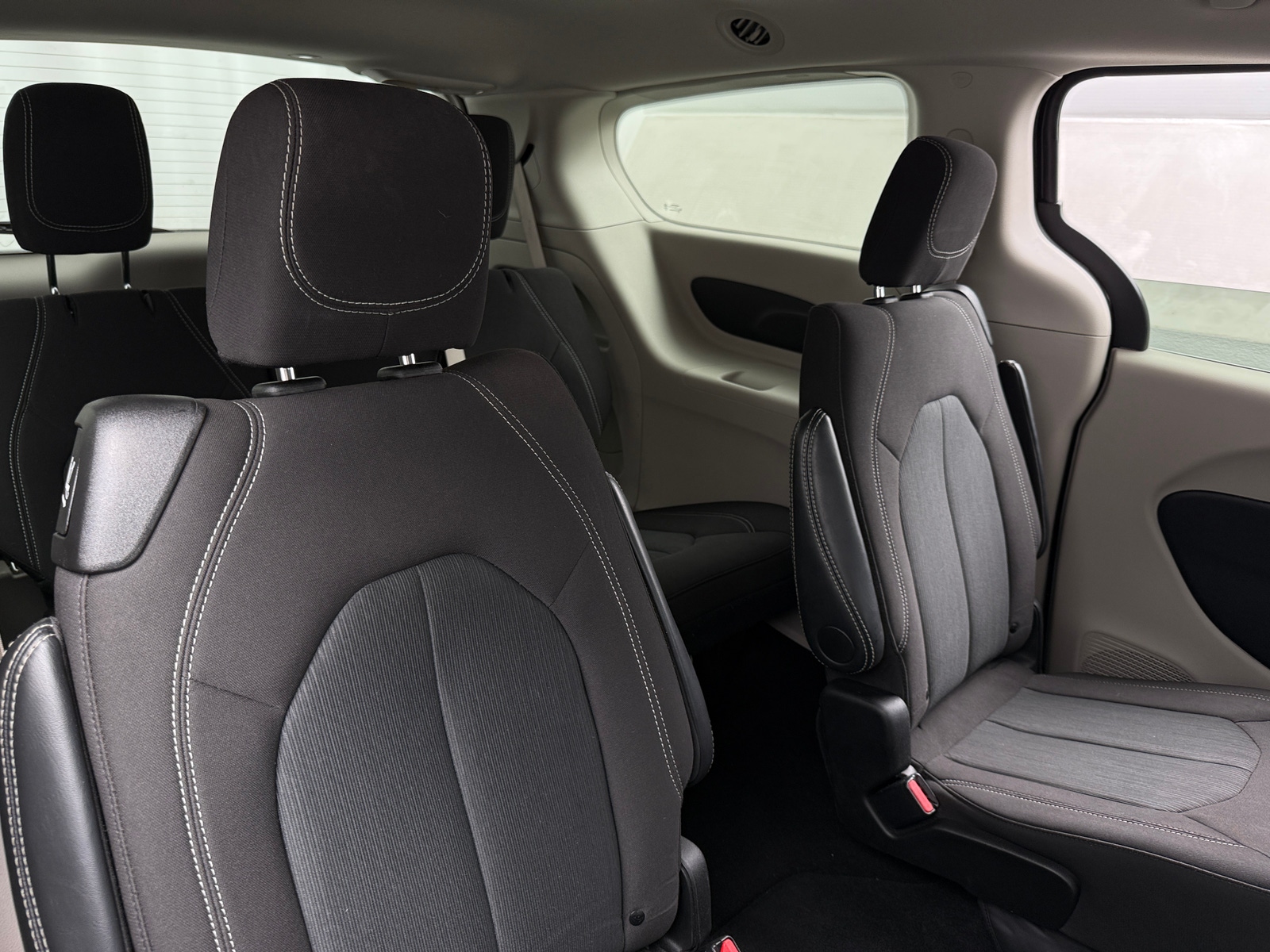 Thumbnail: 2024 Chrysler Voyager - 6