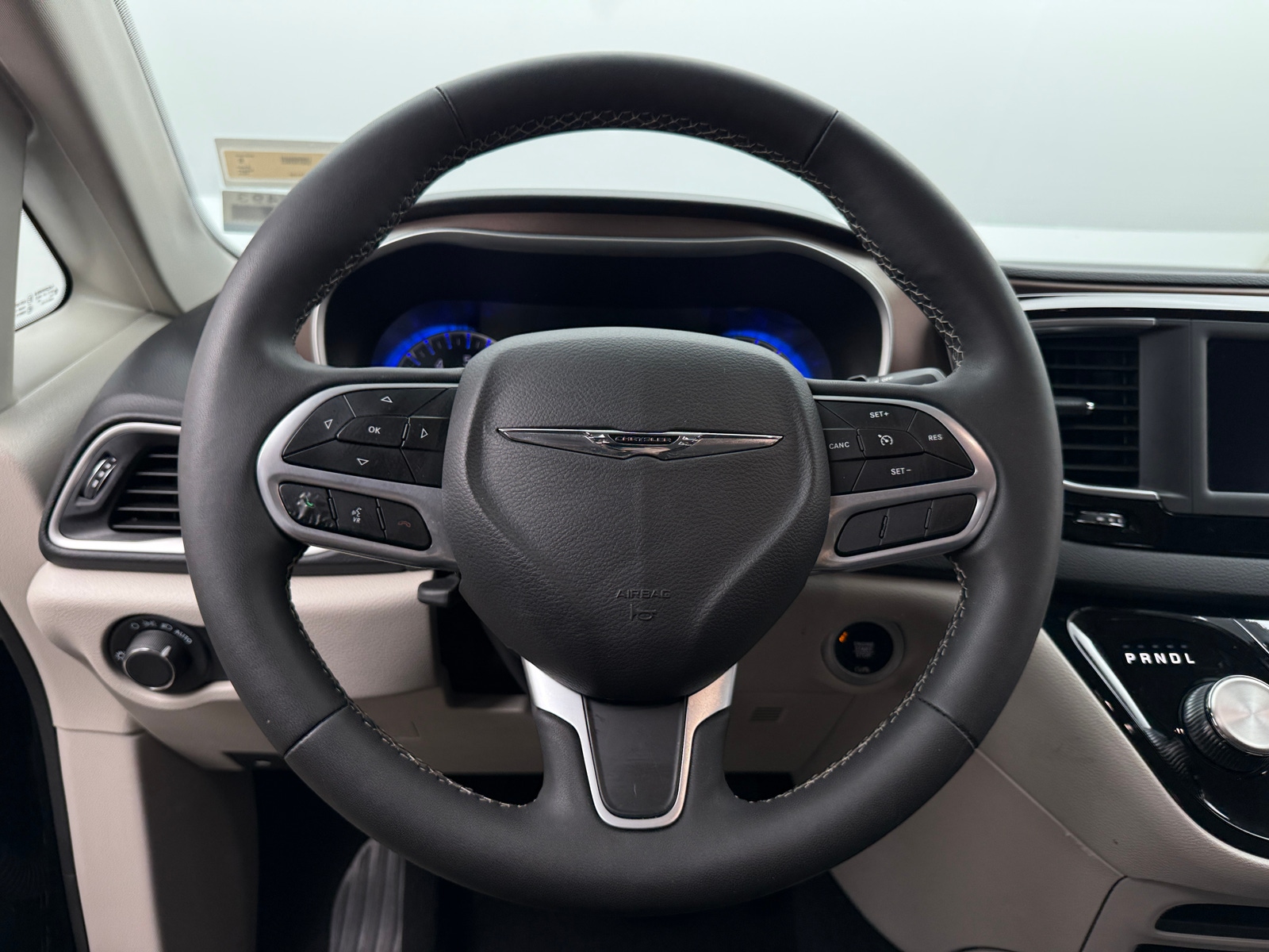 Thumbnail: 2024 Chrysler Voyager - 5