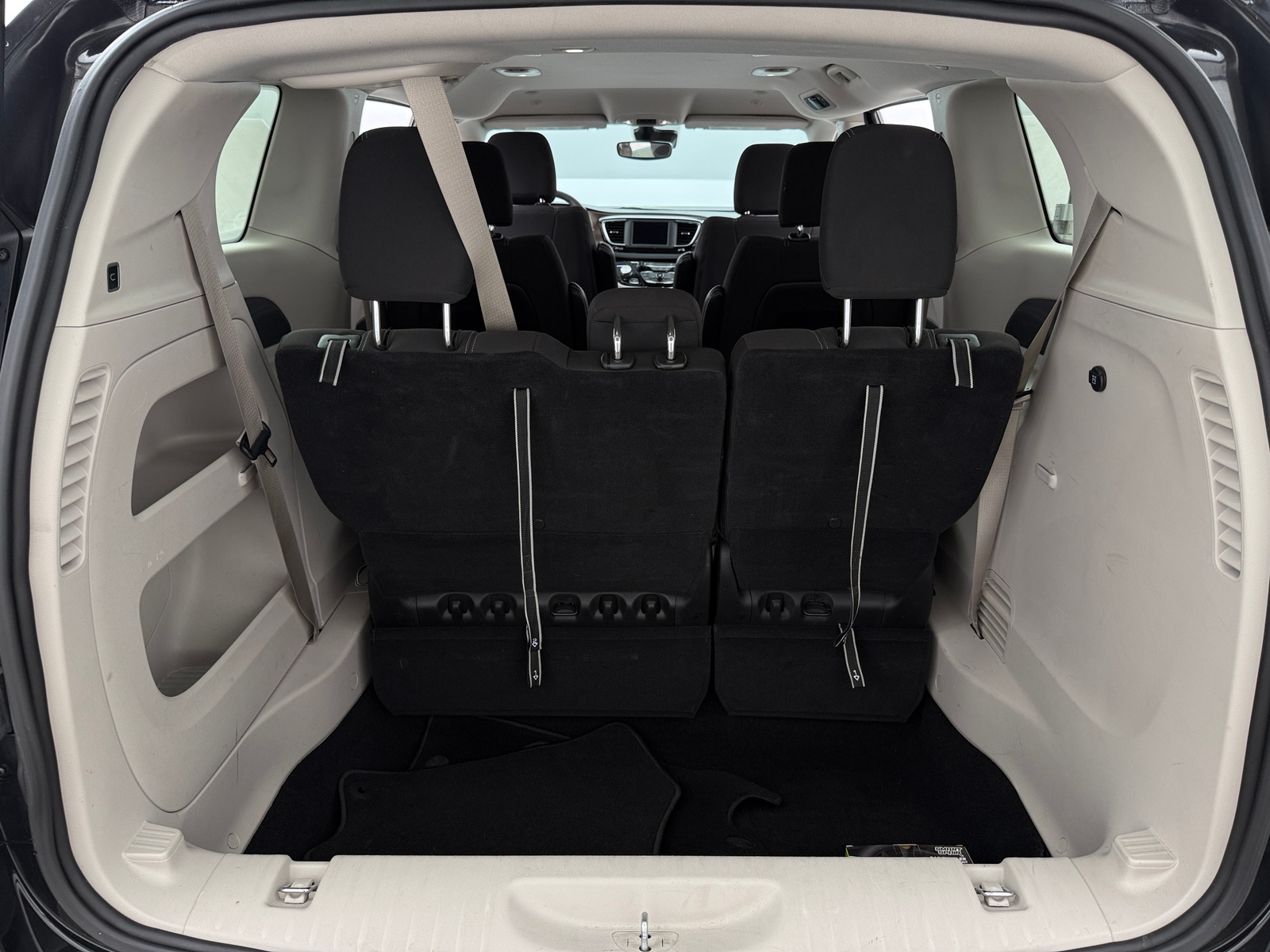 Thumbnail: 2024 Chrysler Voyager - 7