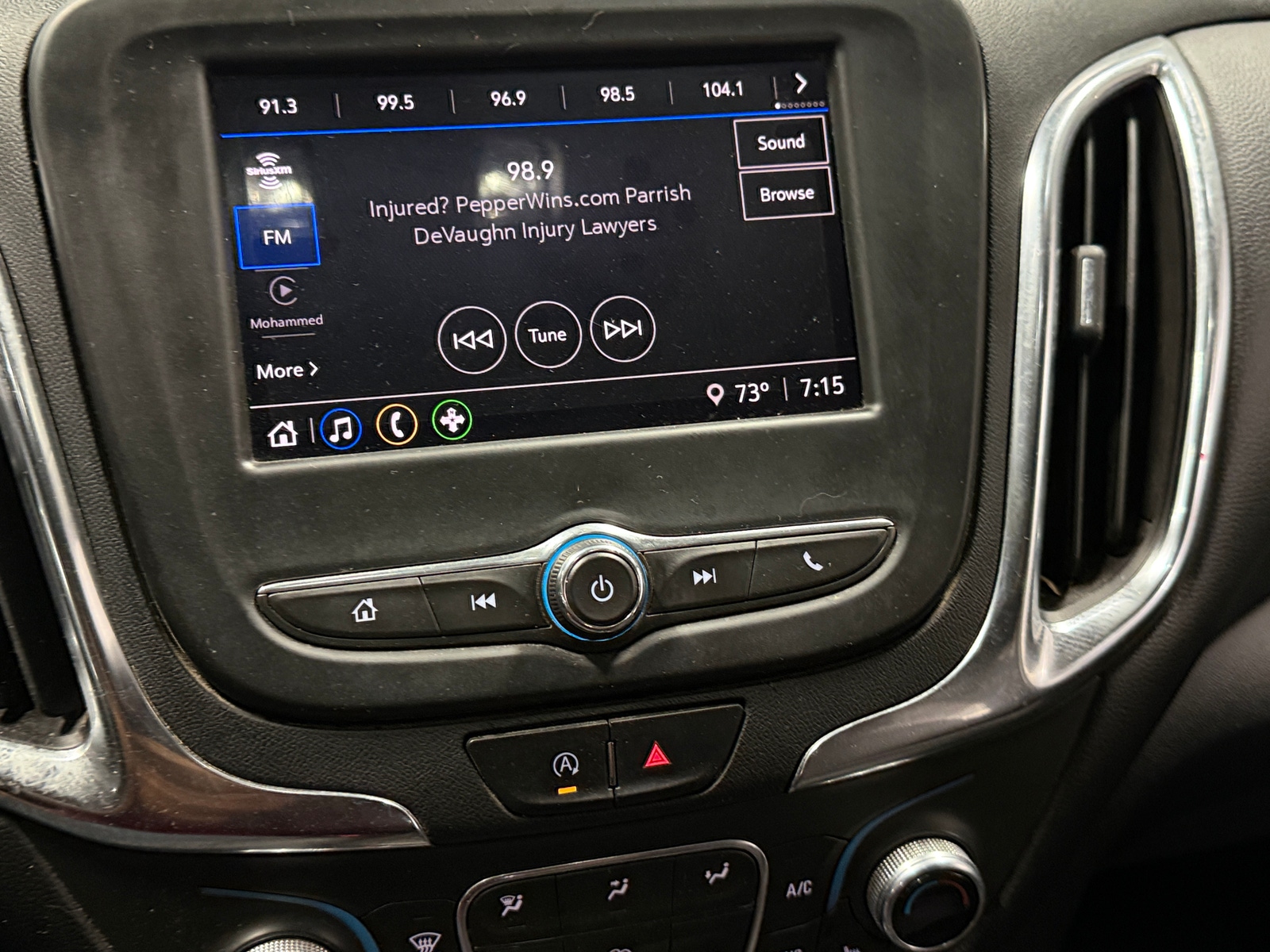 Thumbnail: 2022 Chevrolet Equinox - 4