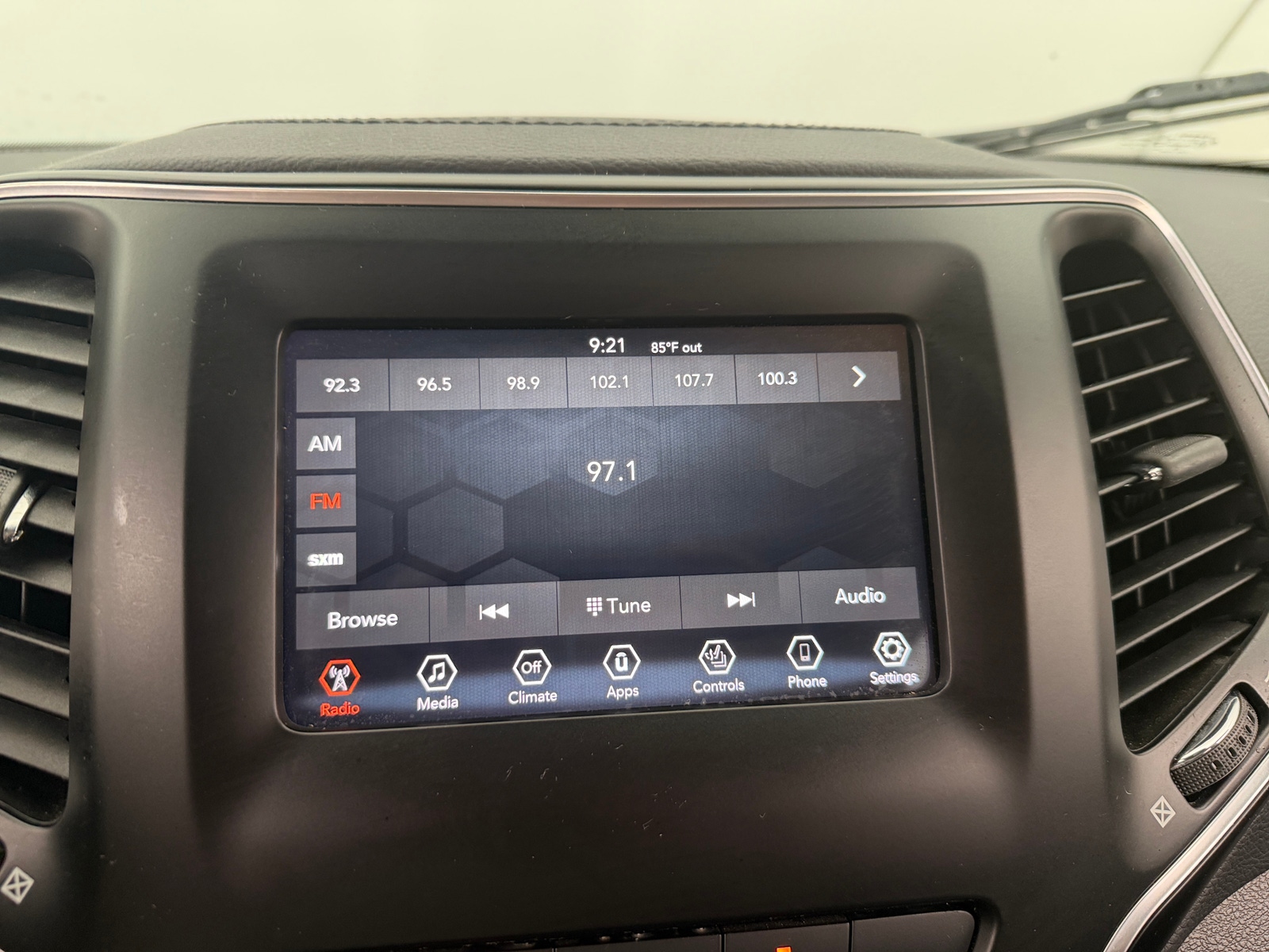 Thumbnail: 2021 Jeep Cherokee - 4