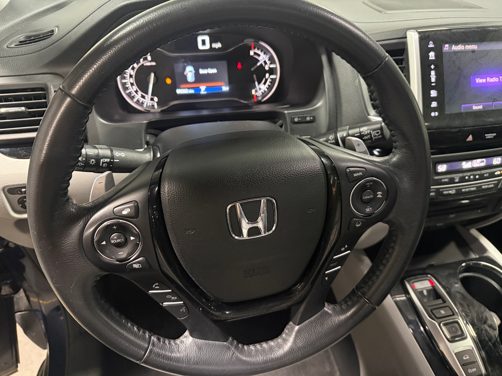 Thumbnail: 2017 Honda Pilot - 4