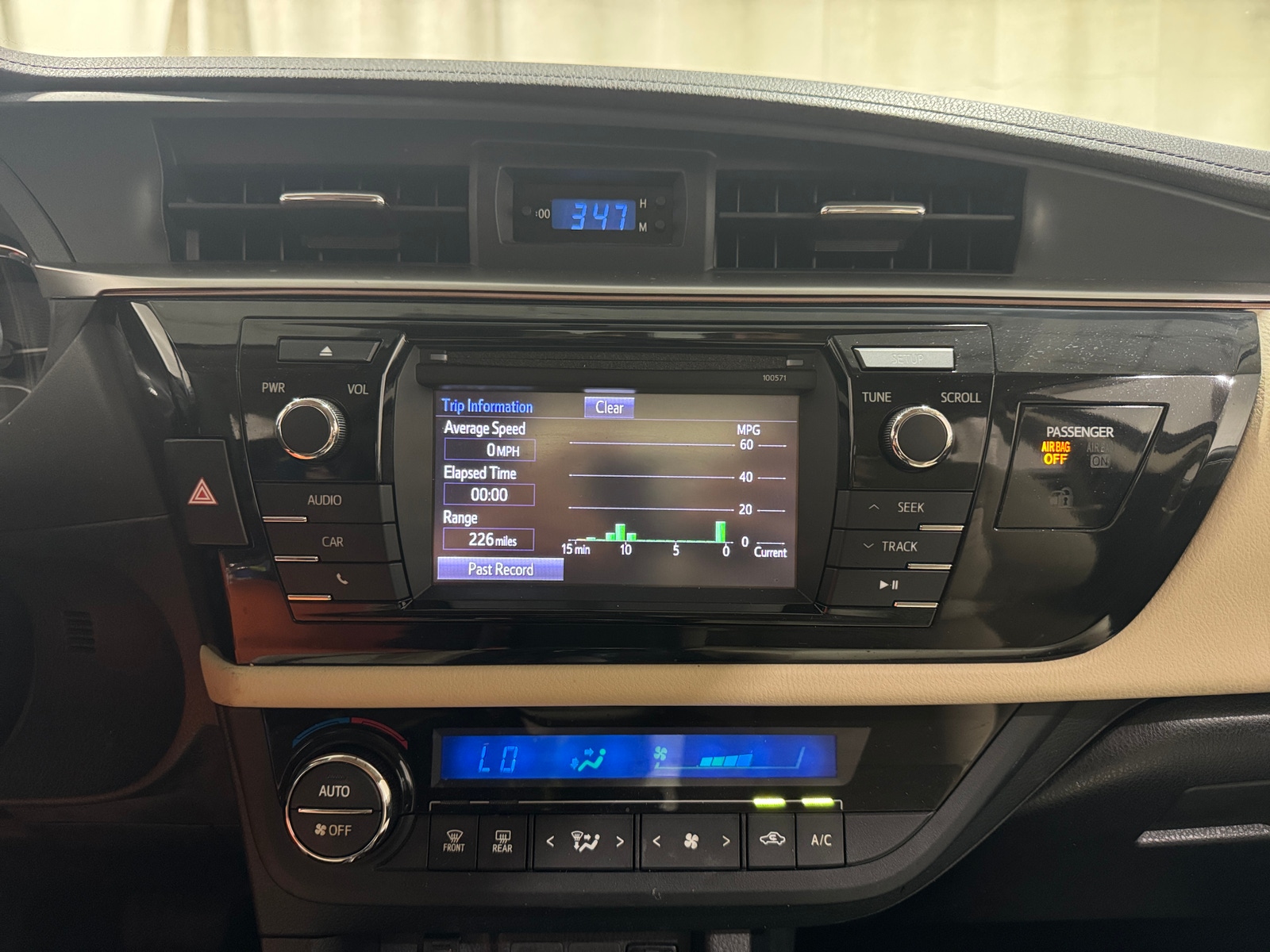 Thumbnail: 2016 Toyota Corolla - 4