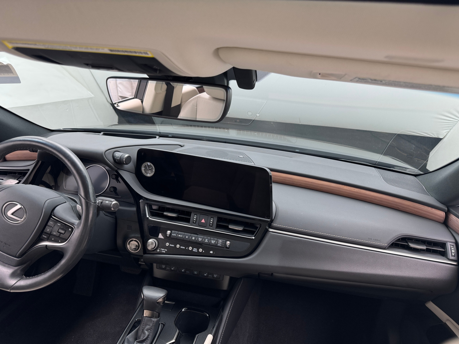 Thumbnail: 2023 Lexus ES - 2