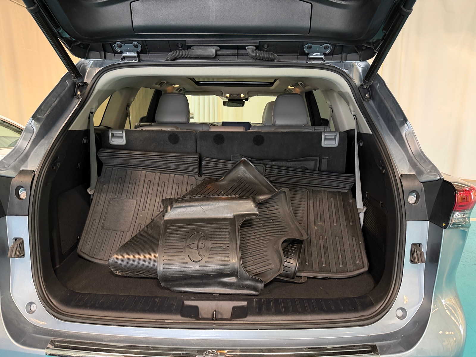 Thumbnail: 2021 Toyota Highlander - 6