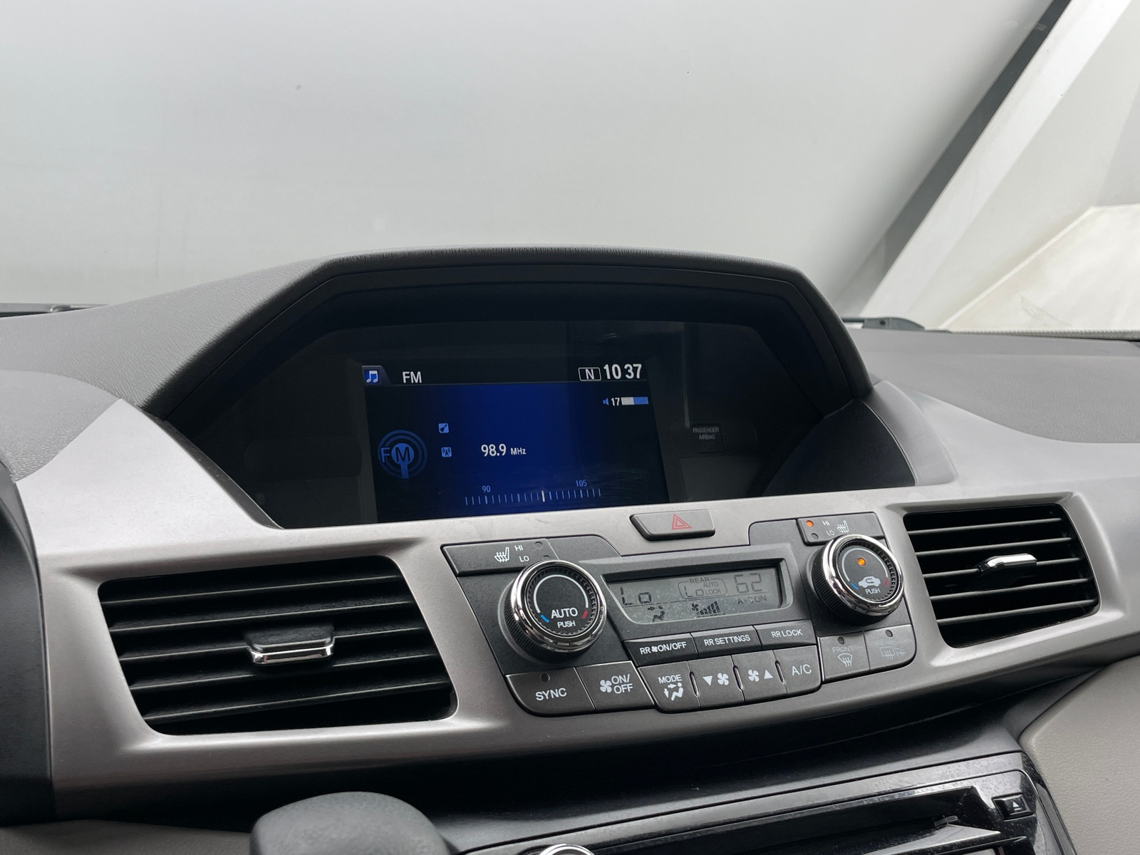 Thumbnail: 2016 Honda Odyssey - 3