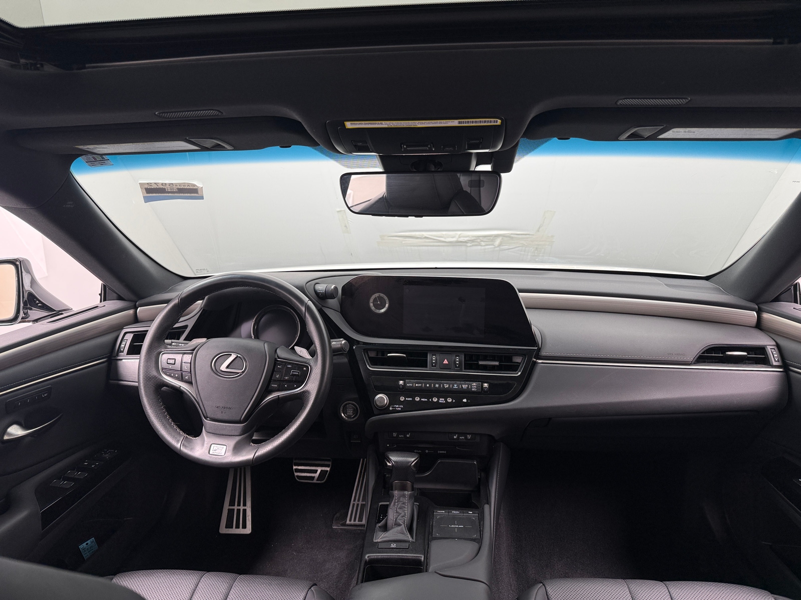 Thumbnail: 2022 Lexus ES - 3