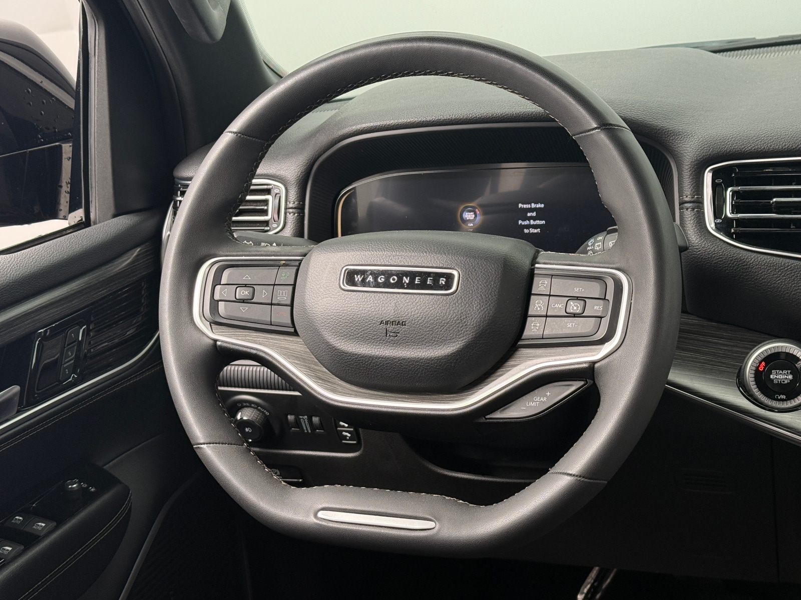 Thumbnail: 2024 Jeep Wagoneer - 4