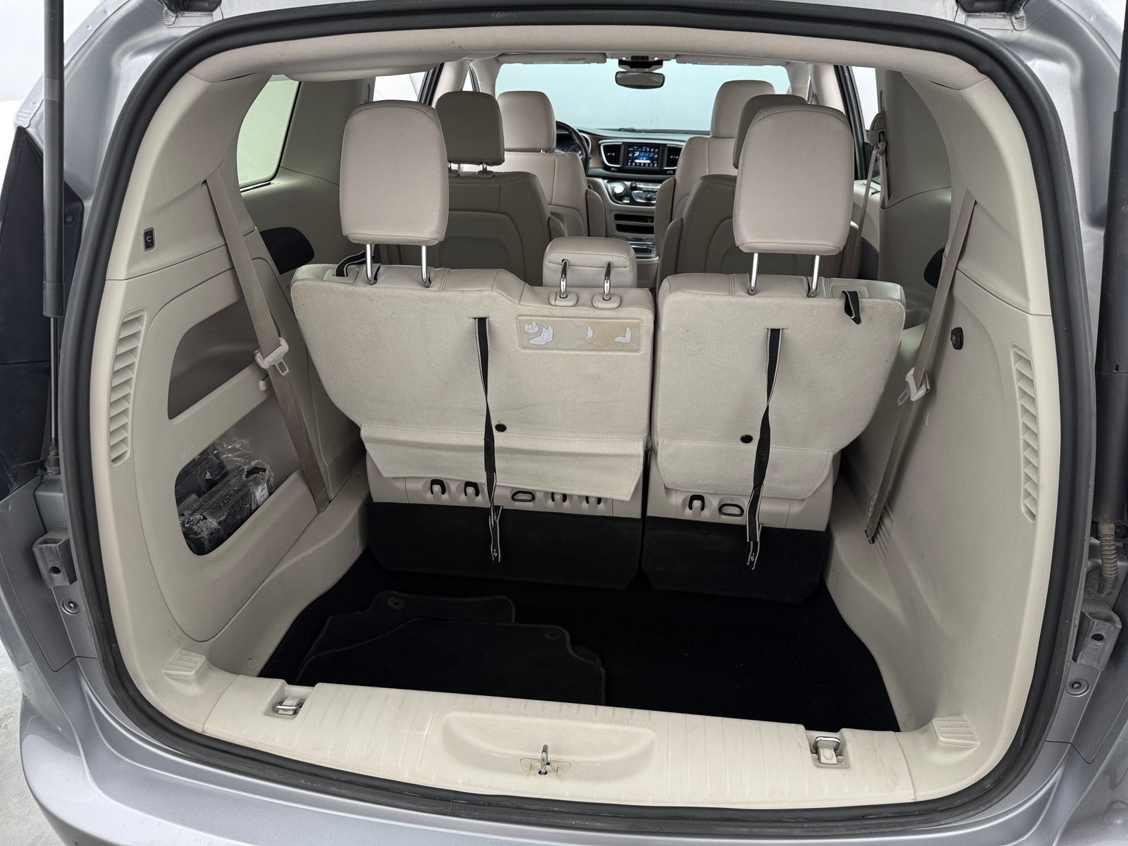 Thumbnail: 2019 Chrysler Pacifica - 6