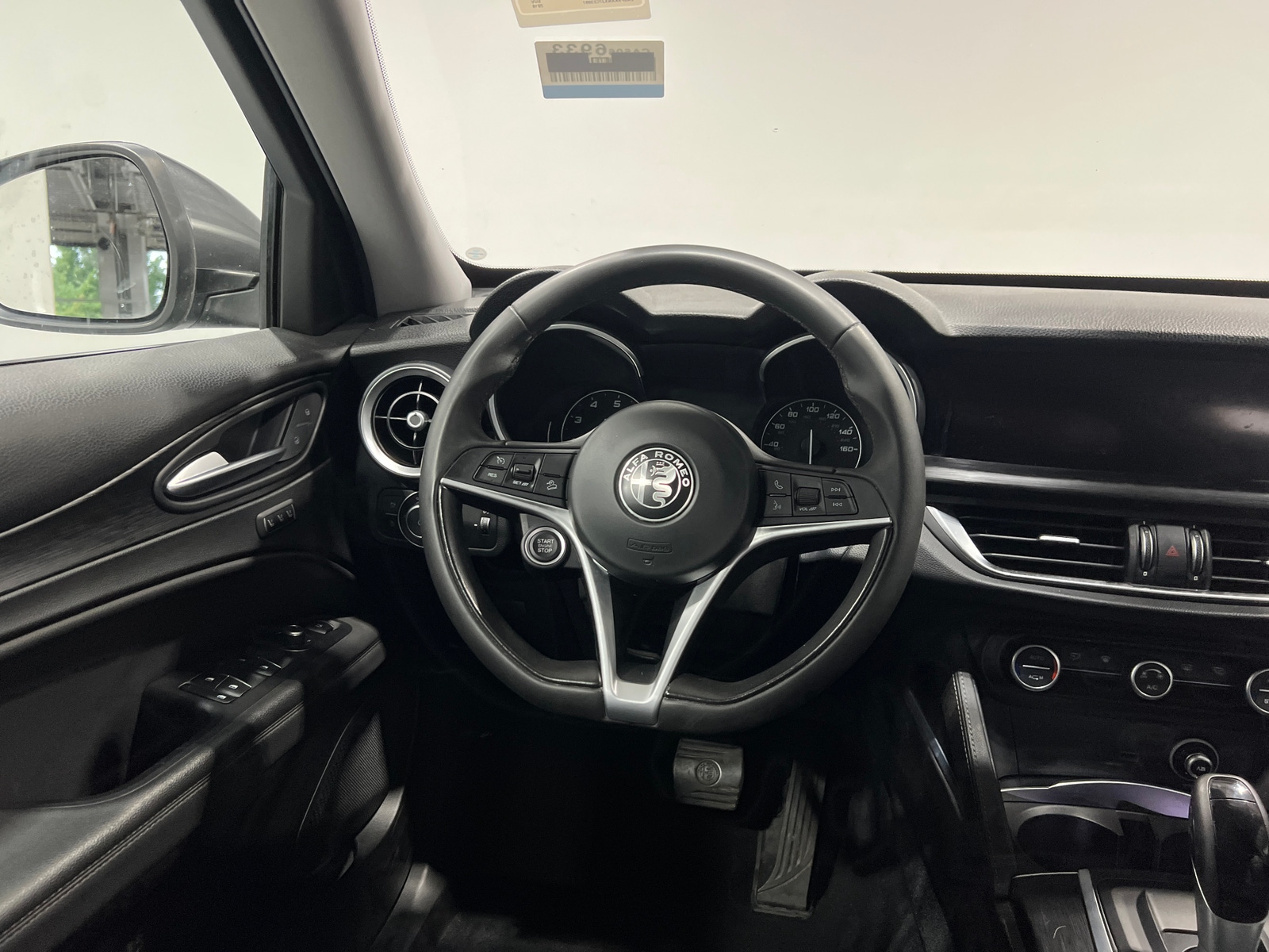 Thumbnail: 2018 Alfa Romeo Stelvio - 4