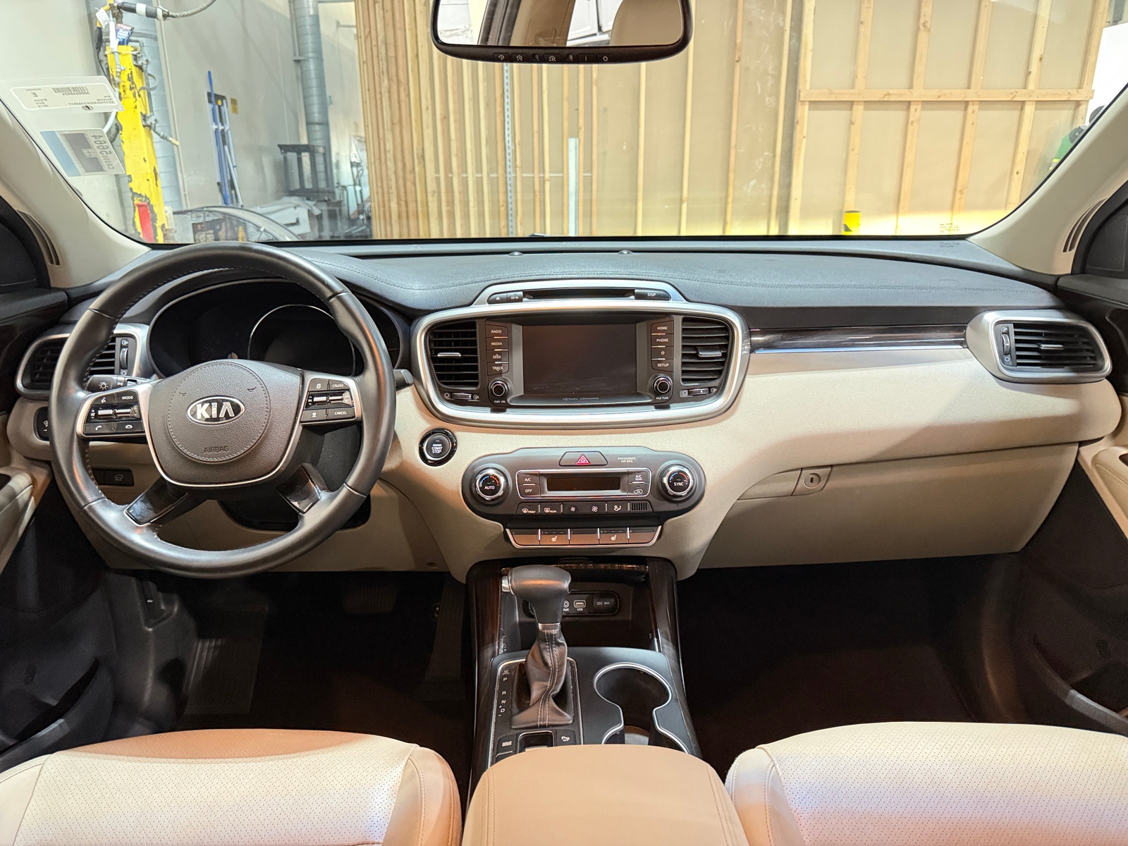Thumbnail: 2019 Kia Sorento - 2