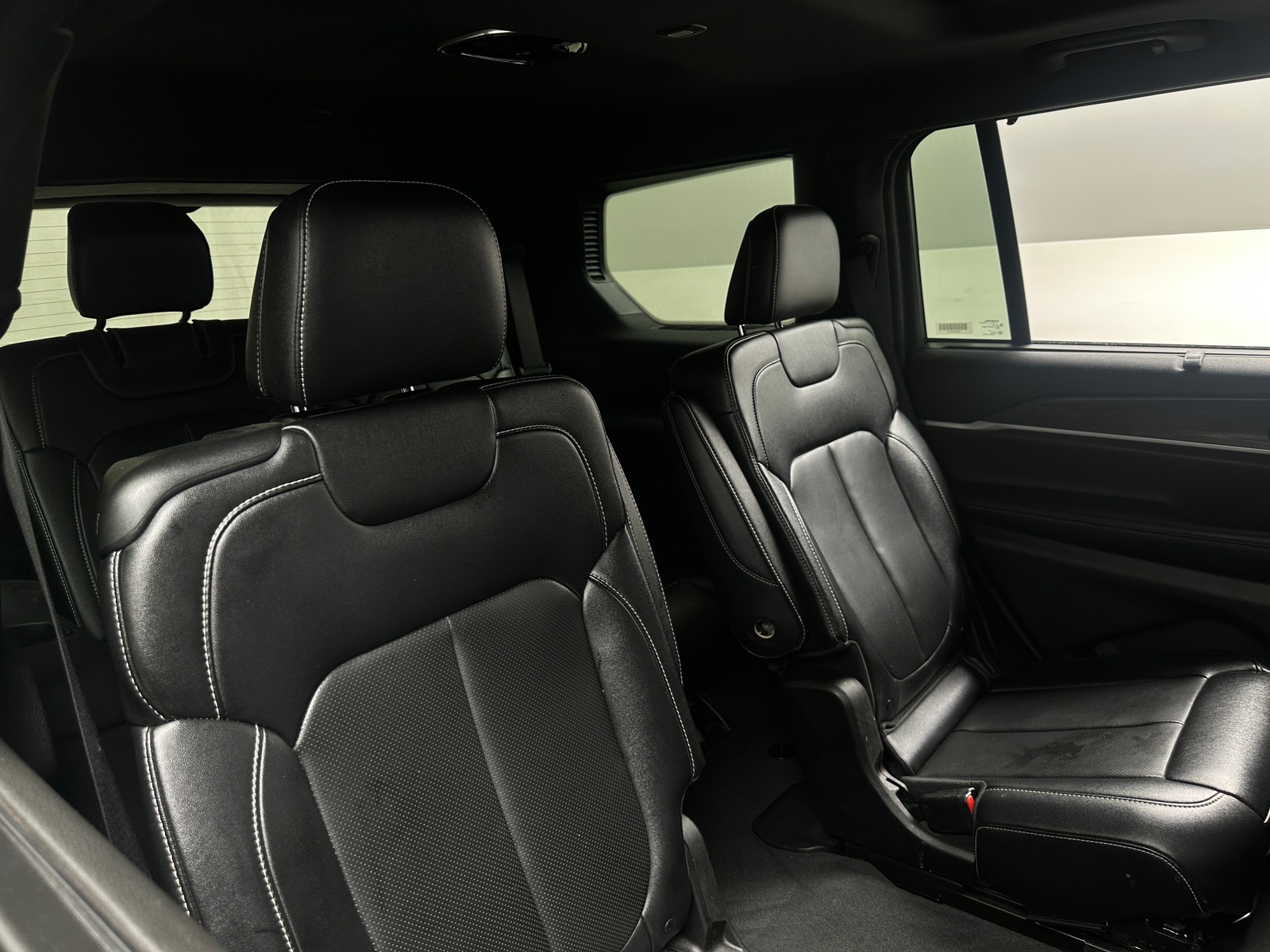 Thumbnail: 2024 Jeep Grand Cherokee L - 5