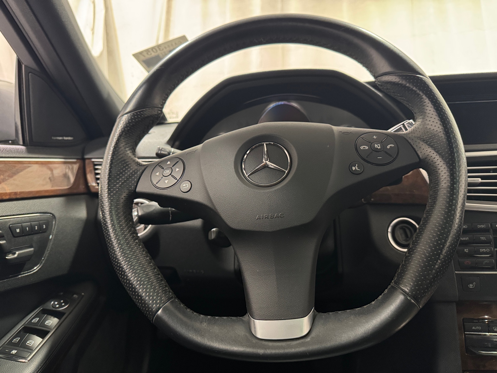 Thumbnail: 2011 Mercedes-Benz E-Class - 4
