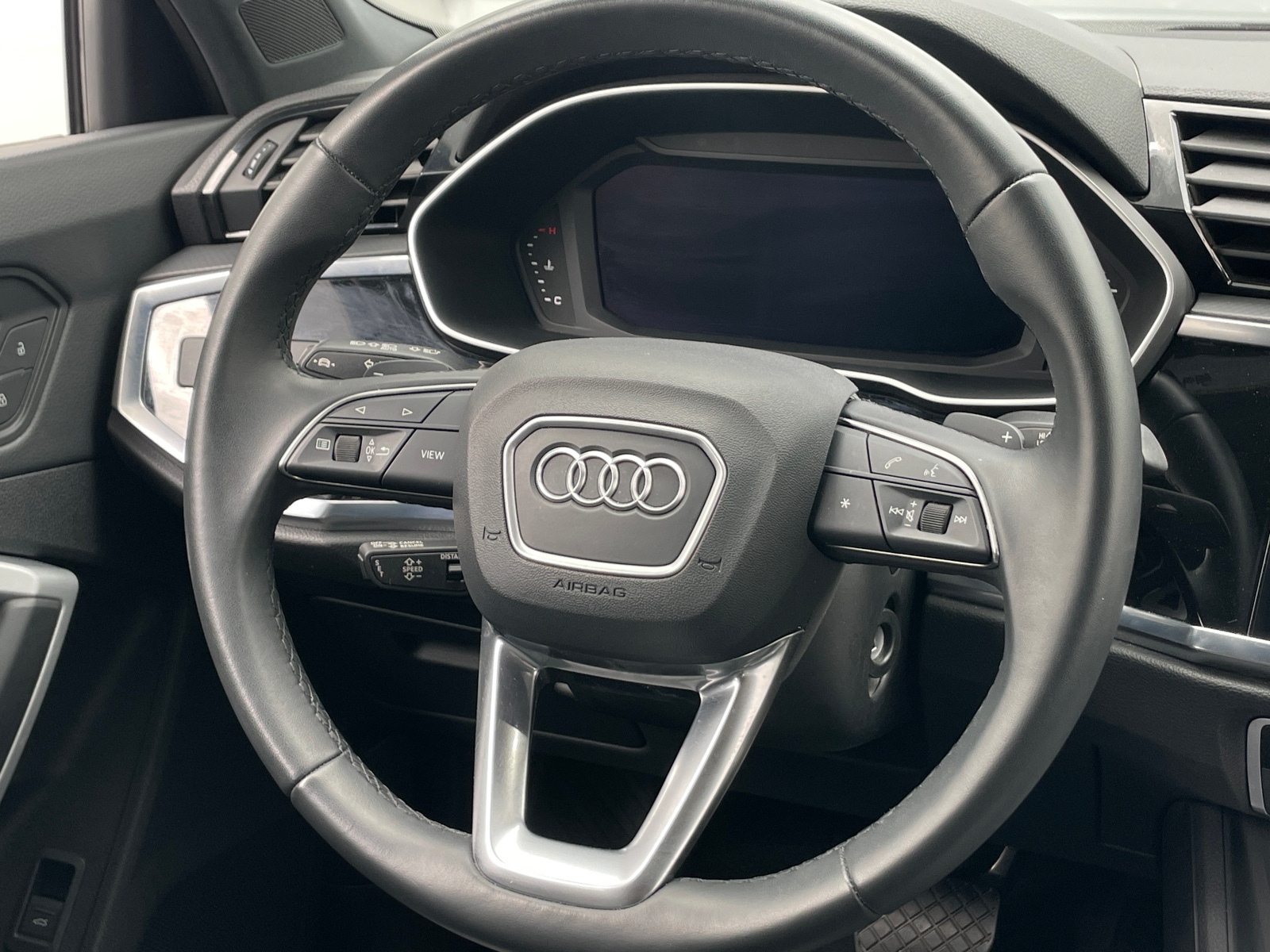 Thumbnail: 2025 Audi Q3 - 4