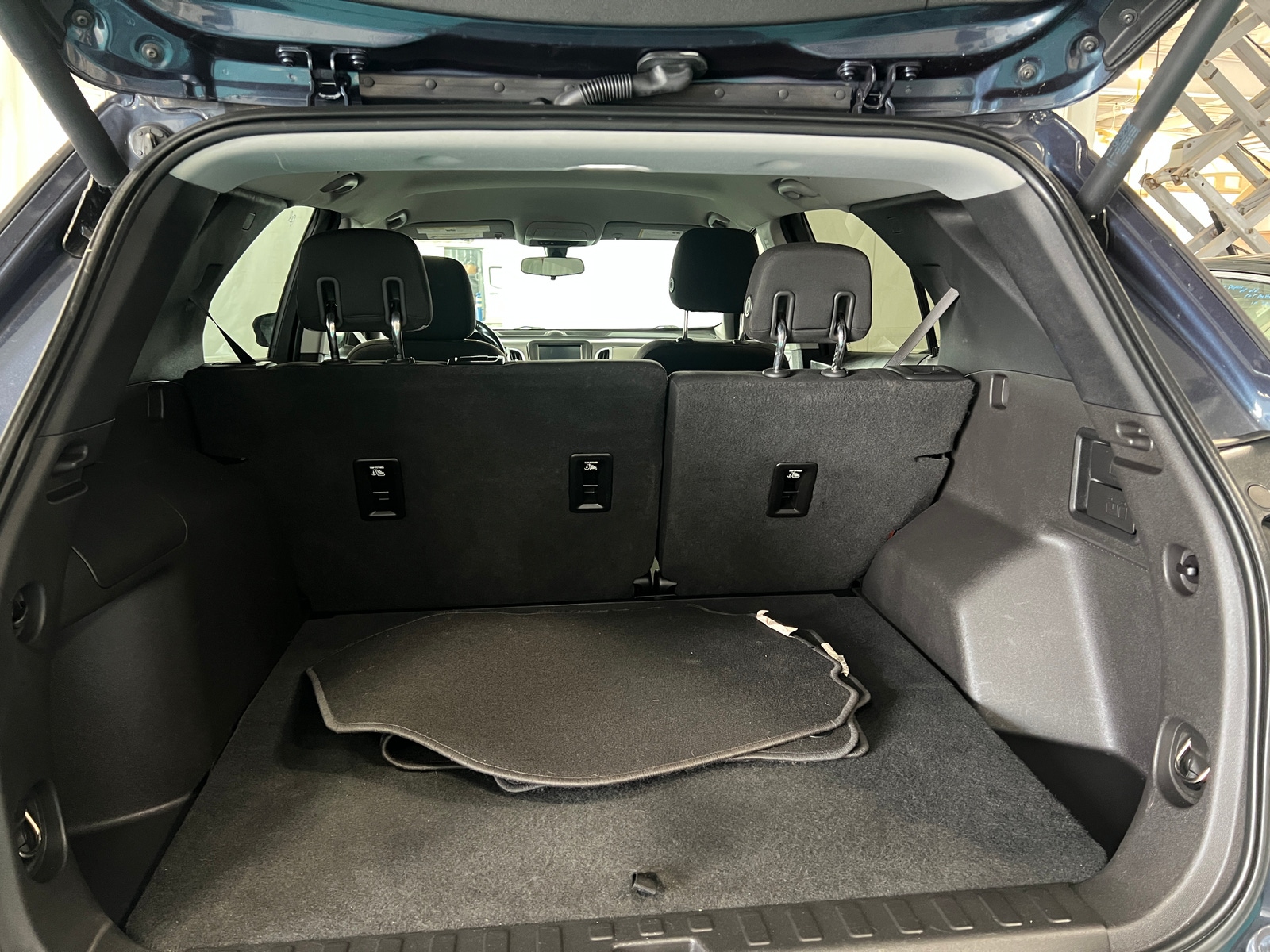 Thumbnail: 2018 Chevrolet Equinox - 7