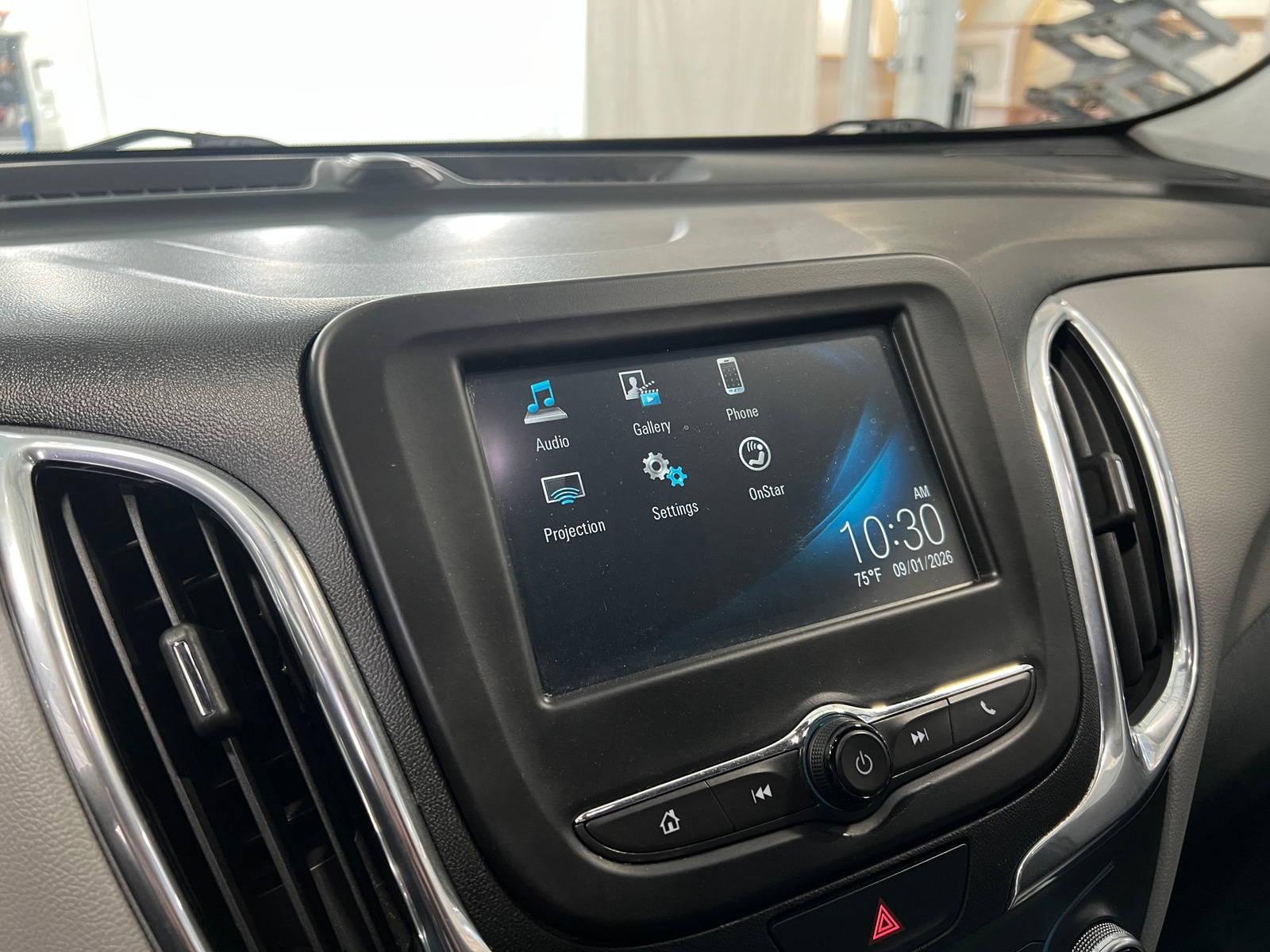 Thumbnail: 2018 Chevrolet Equinox - 4