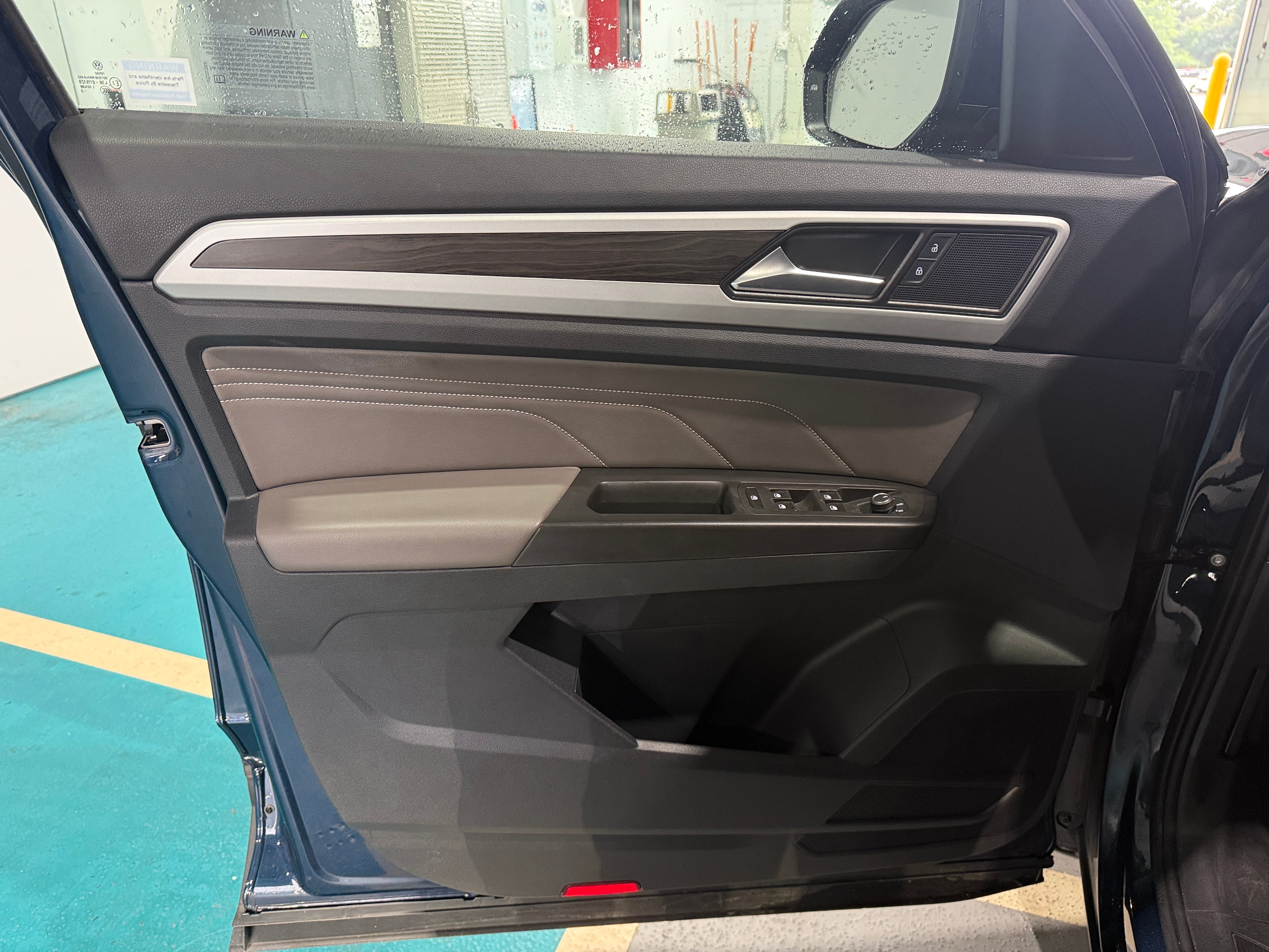 2022 Volkswagen Atlas SE - Photo 3