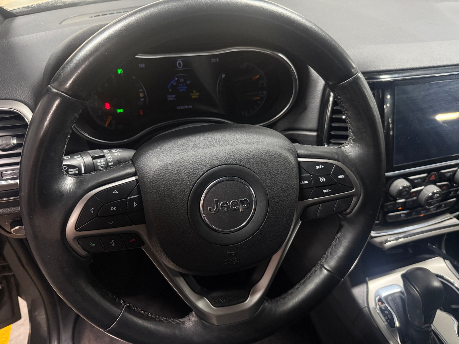 Thumbnail: 2019 Jeep Grand Cherokee - 4