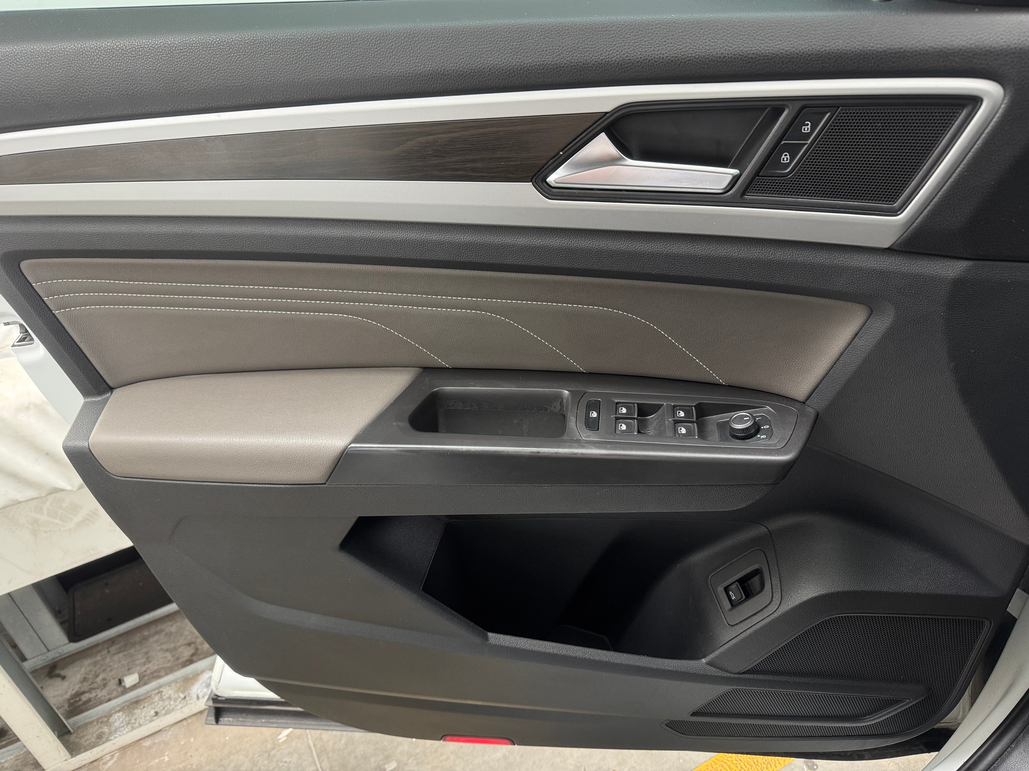 2023 Volkswagen Atlas SE w/Tech