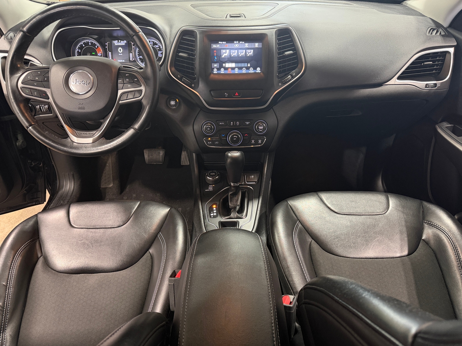 Thumbnail: 2019 Jeep Cherokee - 3