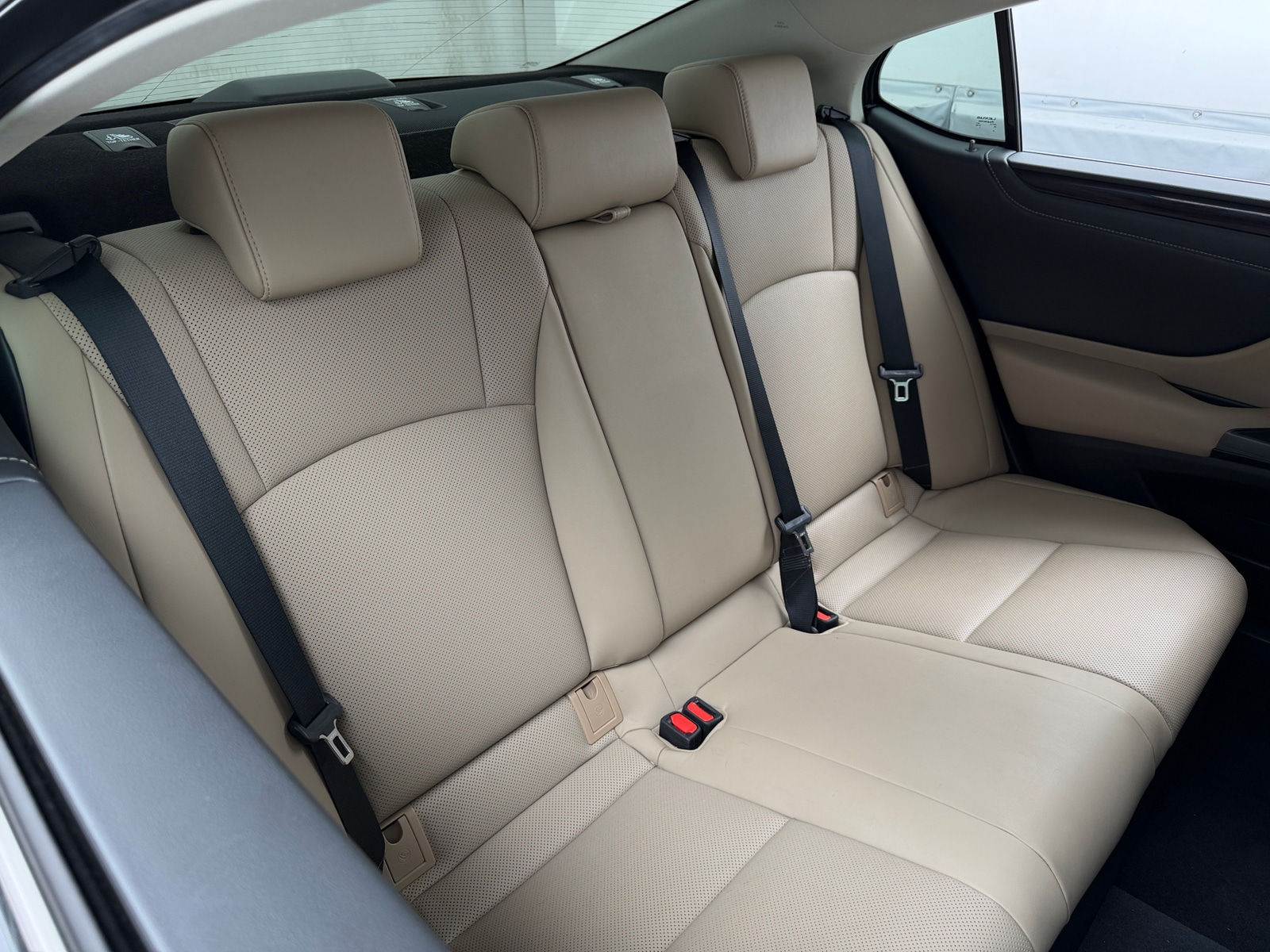 Thumbnail: 2021 Lexus ES - 6