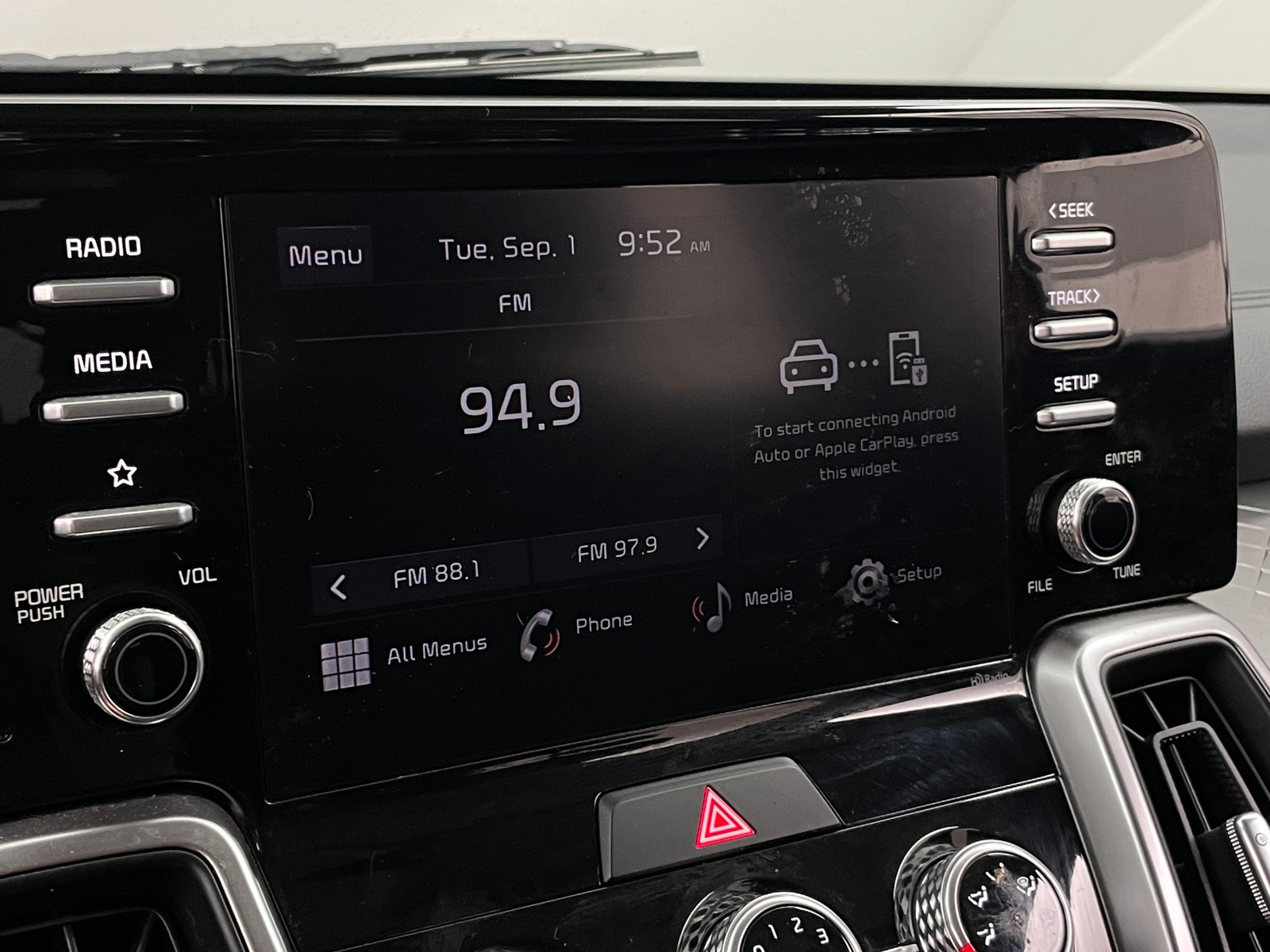 Thumbnail: 2023 Kia Sorento - 4