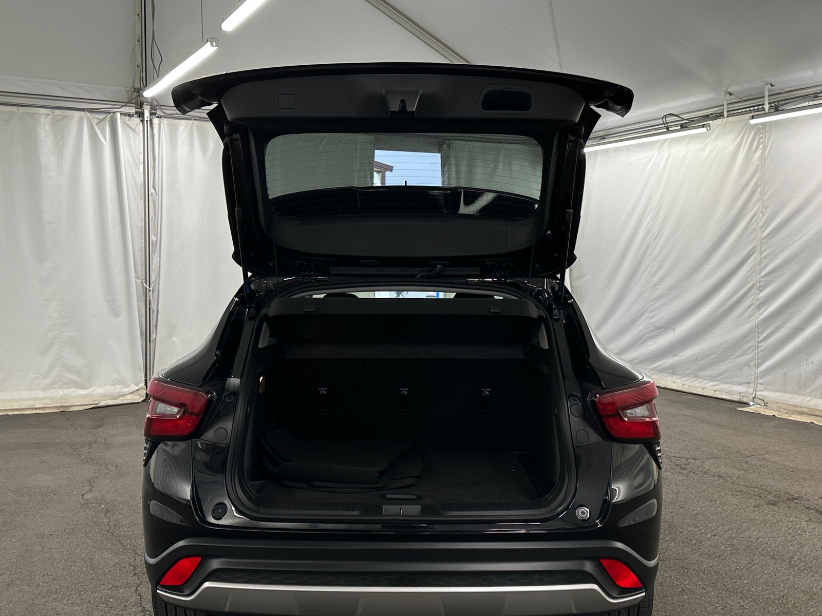 Thumbnail: 2025 Chevrolet Trax - 6