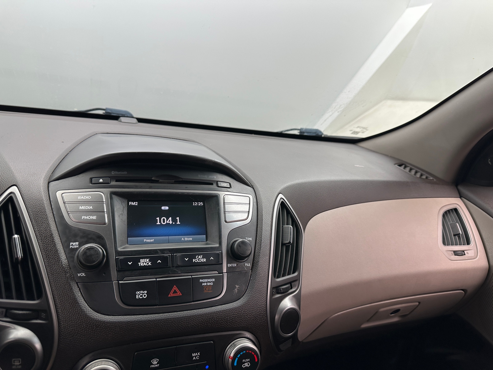 Thumbnail: 2014 Hyundai Tucson - 3