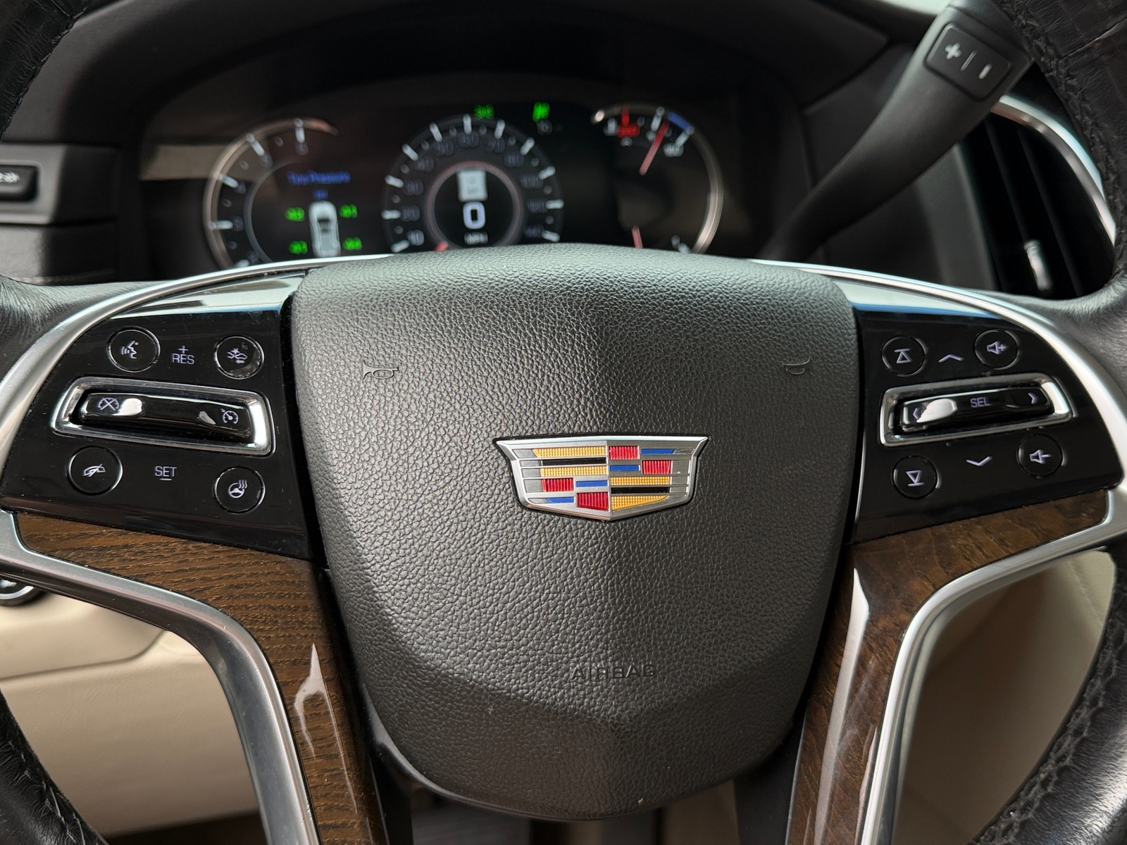 Thumbnail: 2018 Cadillac Escalade - 4